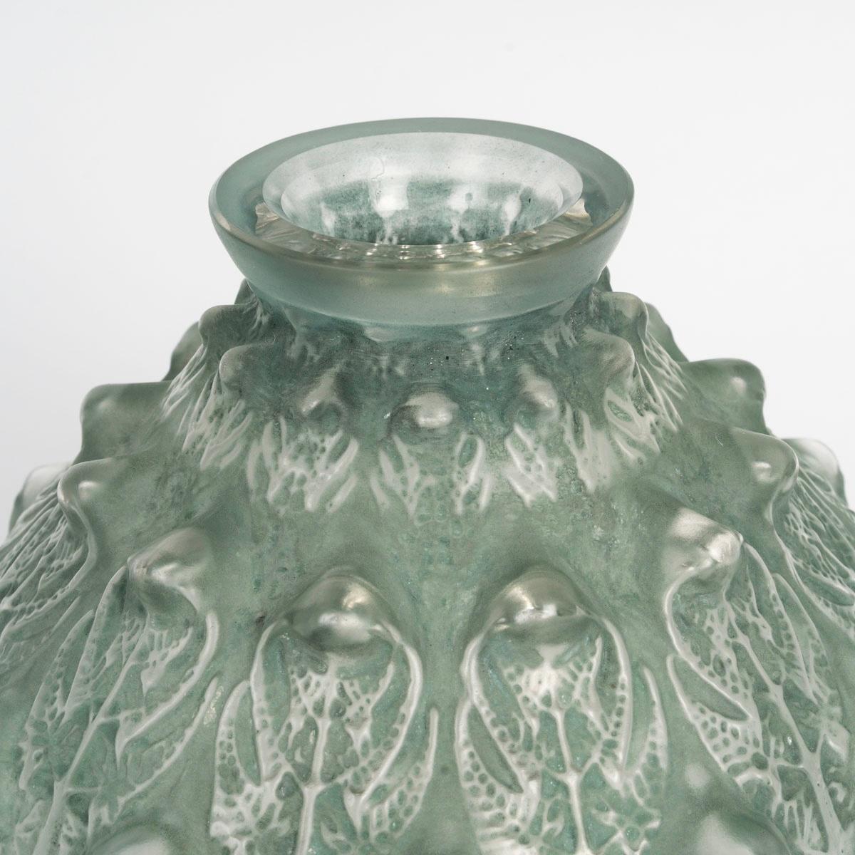 Francese Vaso René Lalique del 1912 in vetro con patina verde e felci di Fougeres in vendita