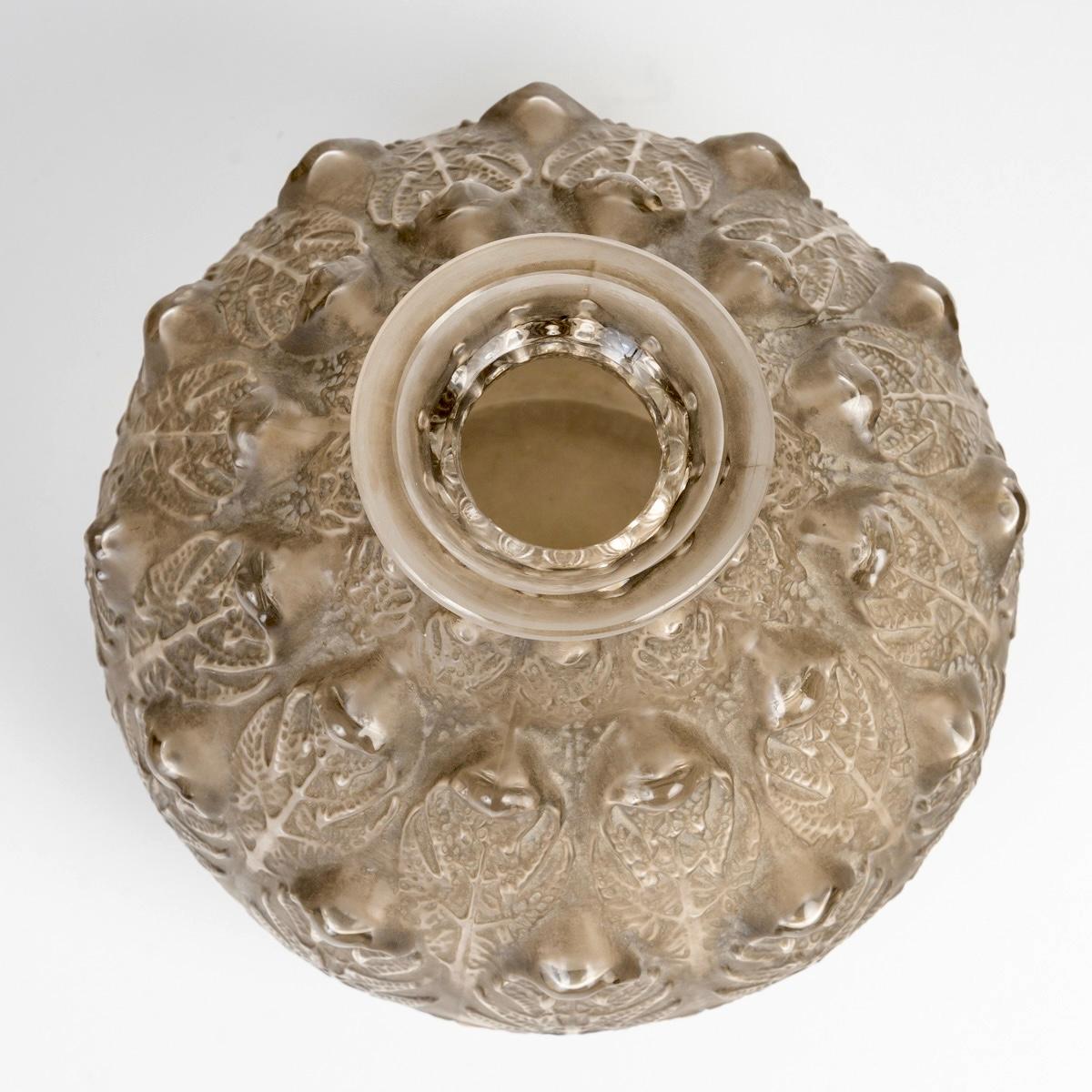 Art Deco 1912 René Lalique Vase Fougeres Ferns Glass with Grey Patina For Sale