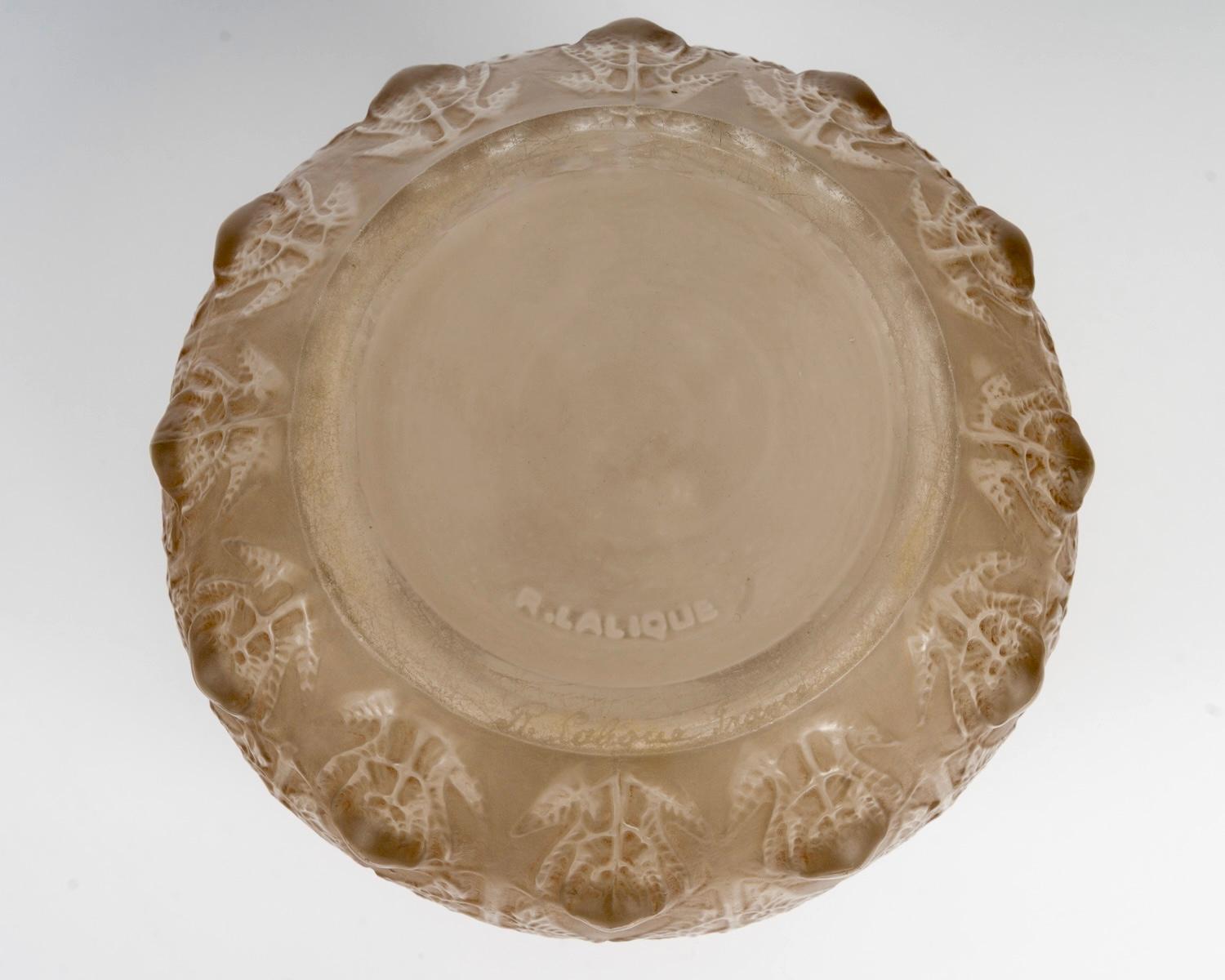 Moulé 1912 René Lalique Vase Fougeres Ferns Verre à patine sépia en vente