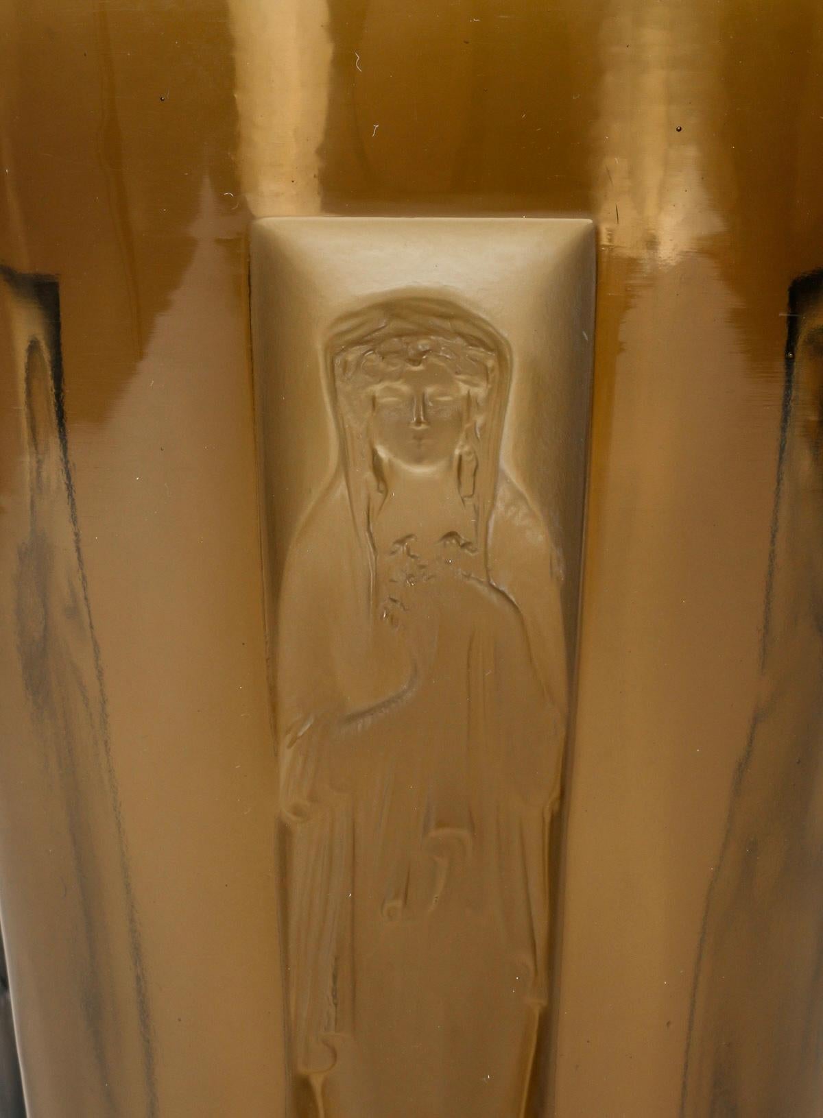 Art Deco 1912 René Lalique - Vase Gobelet Six Figures Smoked Topaz Glass