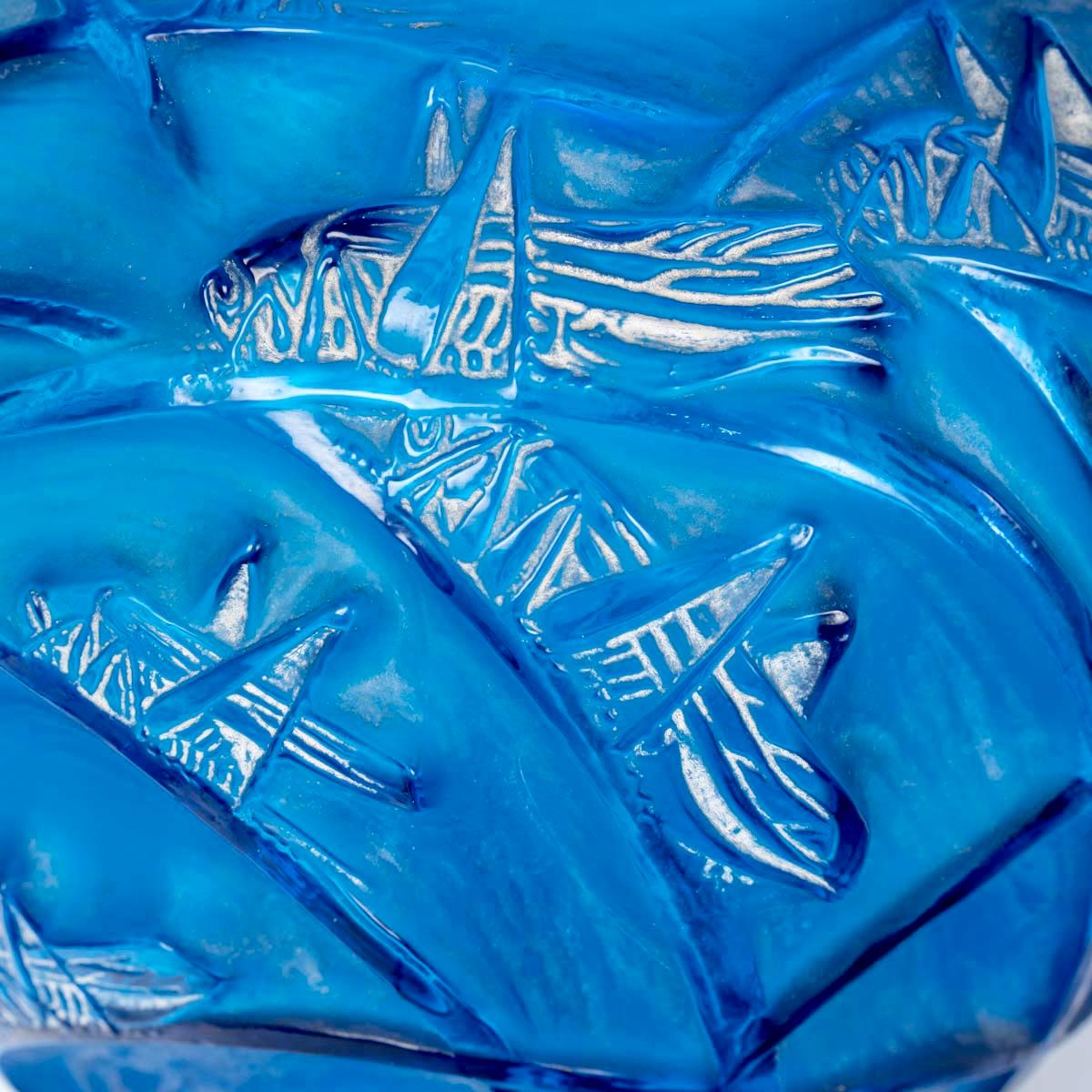 Molded 1912 René Lalique Vase Sauterelles Electric Blue Glass White Patina Grasshoppers