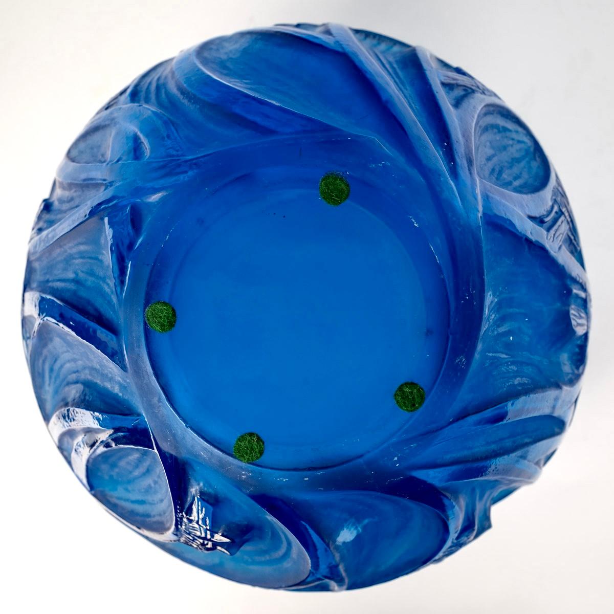 Early 20th Century 1912 René Lalique Vase Sauterelles Electric Blue Glass White Patina Grasshoppers