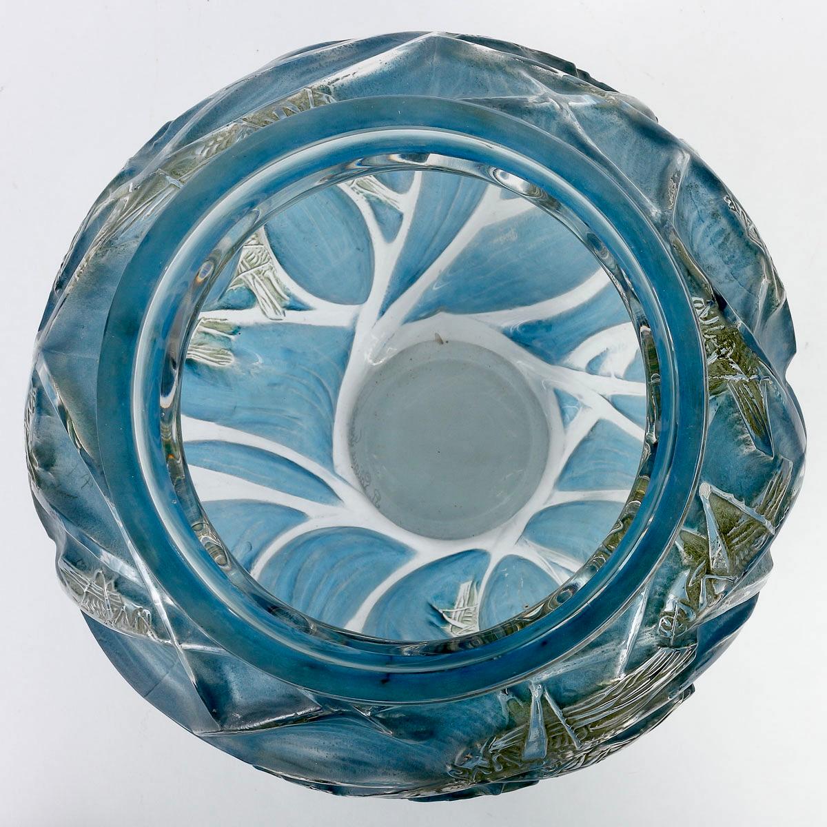 French 1912 René Lalique Vase Sauterelles Glass with Blue & Green Patina Grasshoppers