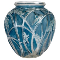 1912 Vase René Lalique Verre Sauterelles à Patine Bleue Sauterelles