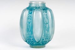 1912 Rene His Vase Six Figurines Et Masques Verre Electric Blue Patina