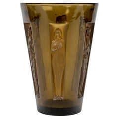 1912 René Lalique - Vase Six Figurines Smoked Topaz Glass With Sepia Patina 1912 René Lalique - Vase Six Figurines Smoked Topaz Glass With Sepia Patina