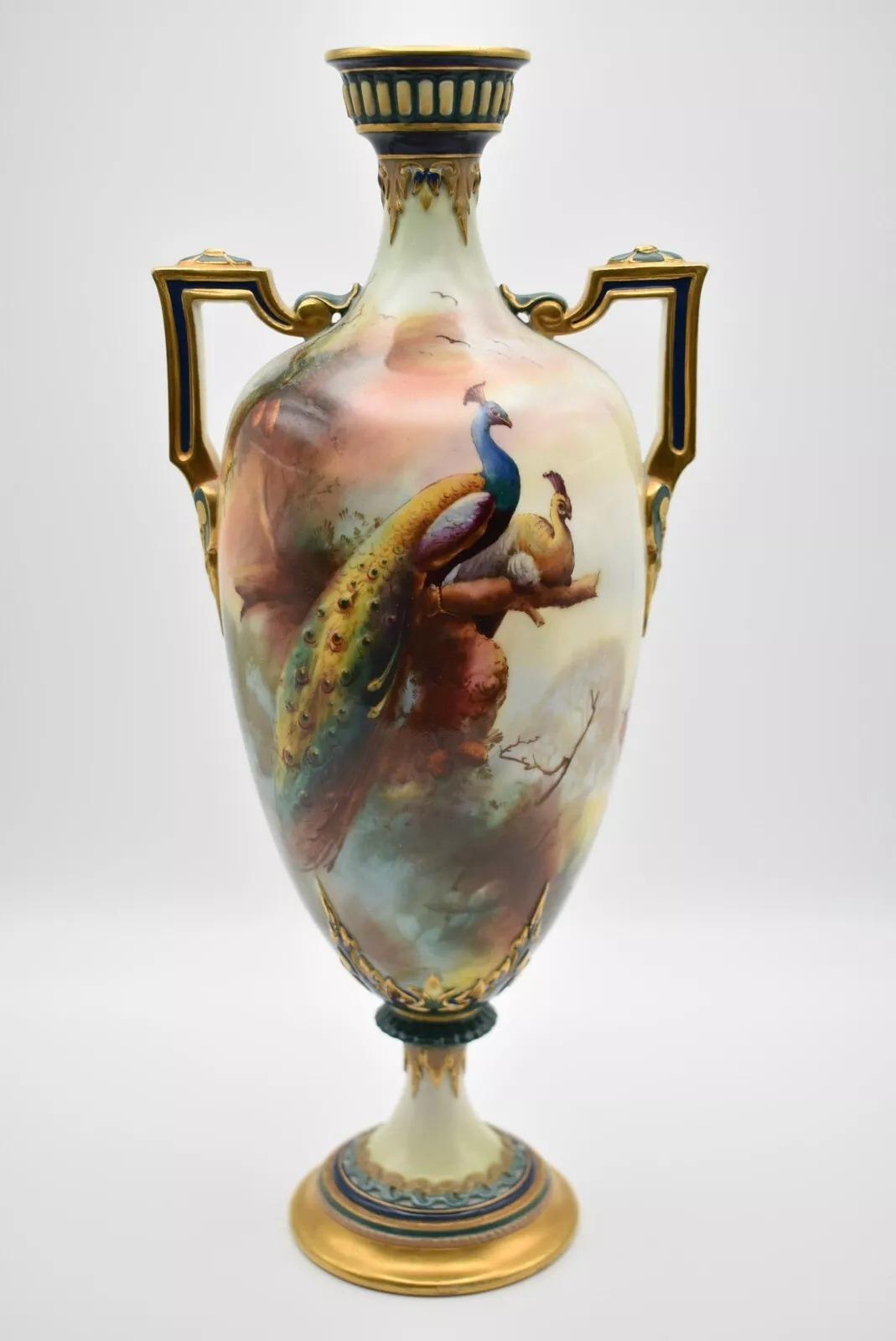 Vaso vittoriano Royal Worcester del 1912 con piedistallo a forma di pavone e coperchio di Walter Sedgley In condizioni ottime in vendita a London, GB