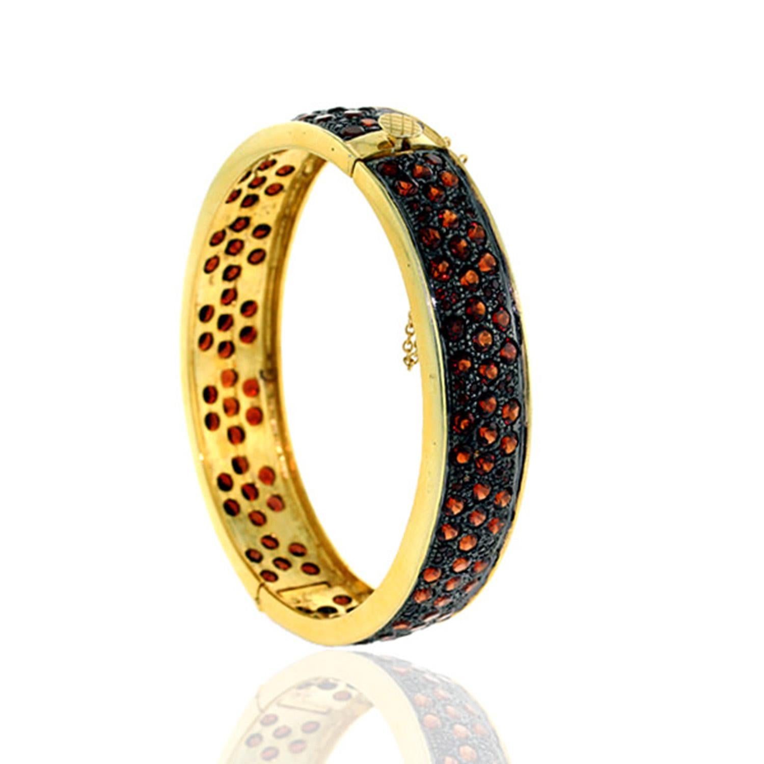 Mixed Cut 19.12ct Red Garnet Bangle Made In 18k Yellow Gold For Sale