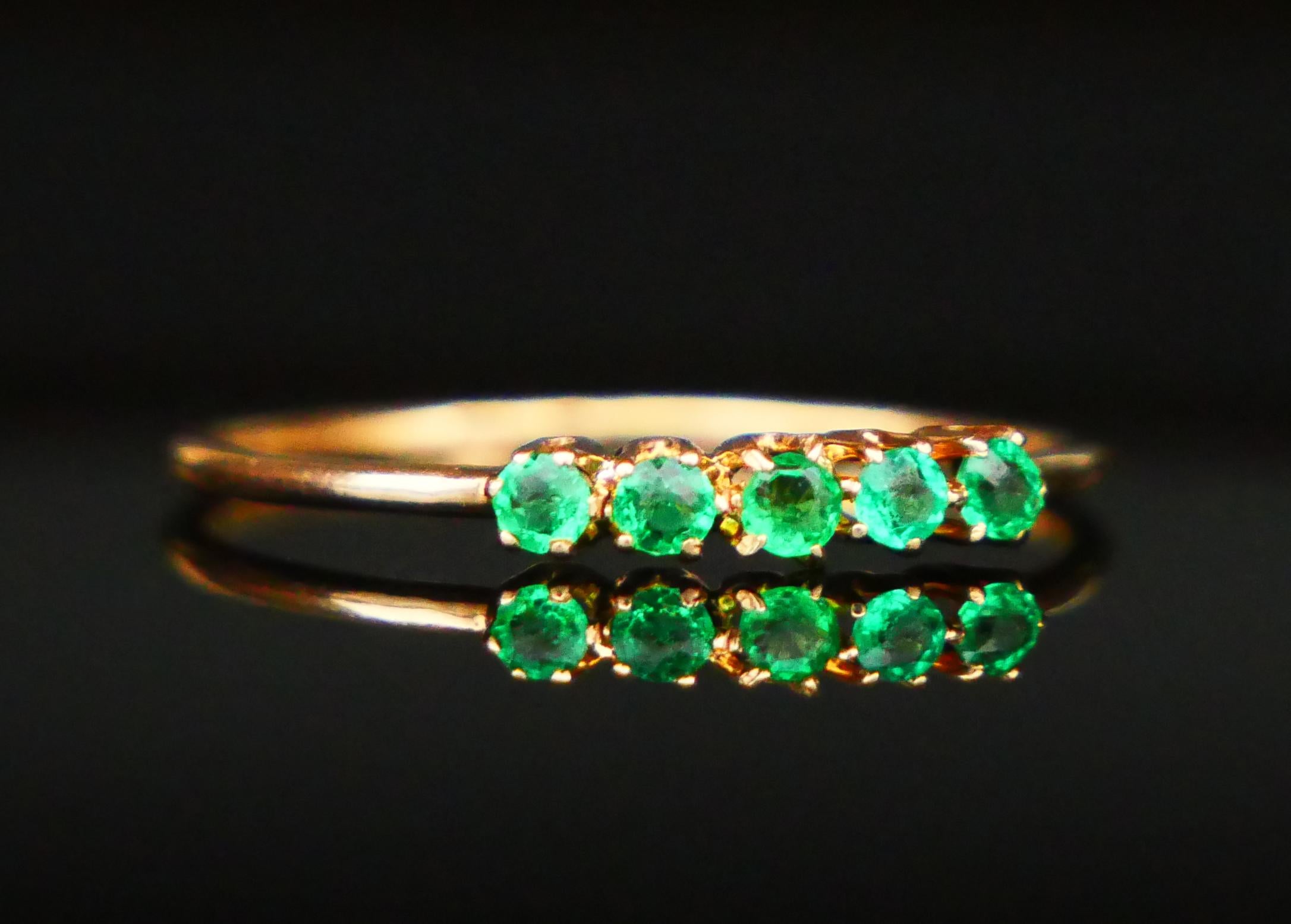 Art Deco 1913 Alliance Ring natural 0.25 ctw Emeralds solid 18K Gold Ø US 7.5 / 1 gr For Sale