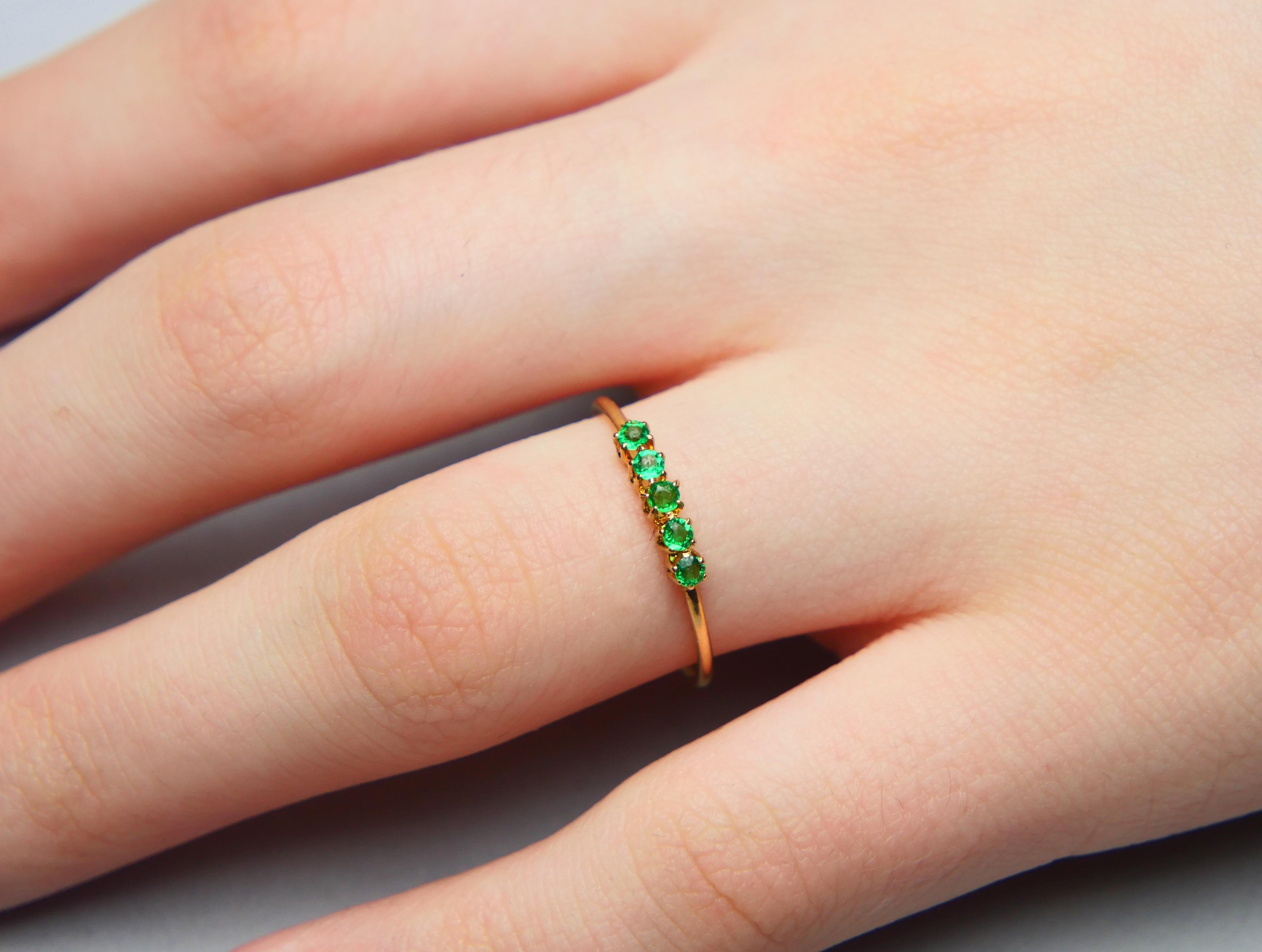 1913 Alliance Ring natural 0.25 ctw Emeralds solid 18K Gold Ø US 7.5 / 1 gr For Sale 2