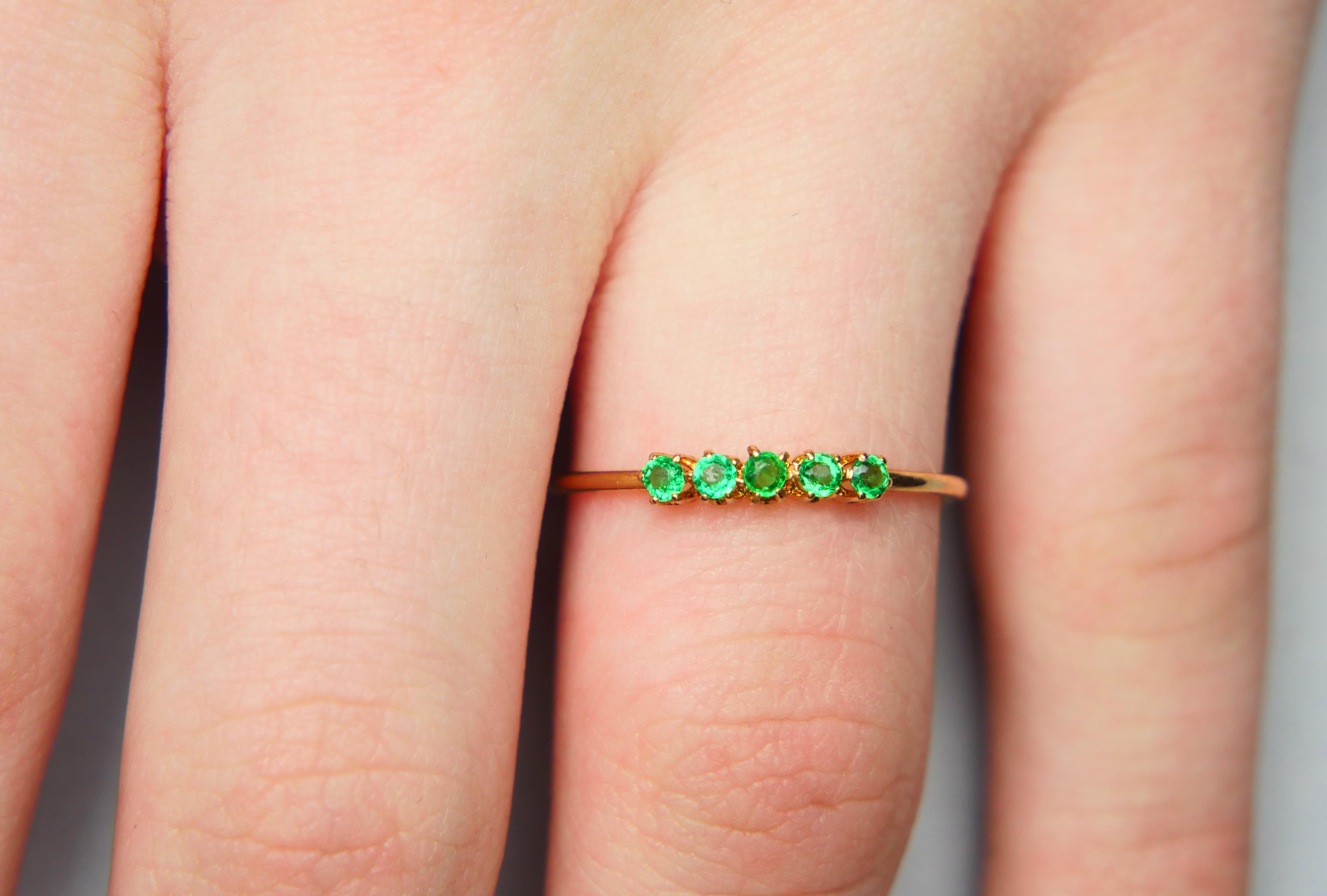 1913 Alliance Ring natural 0.25 ctw Emeralds solid 18K Gold Ø US 7.5 / 1 gr For Sale 4