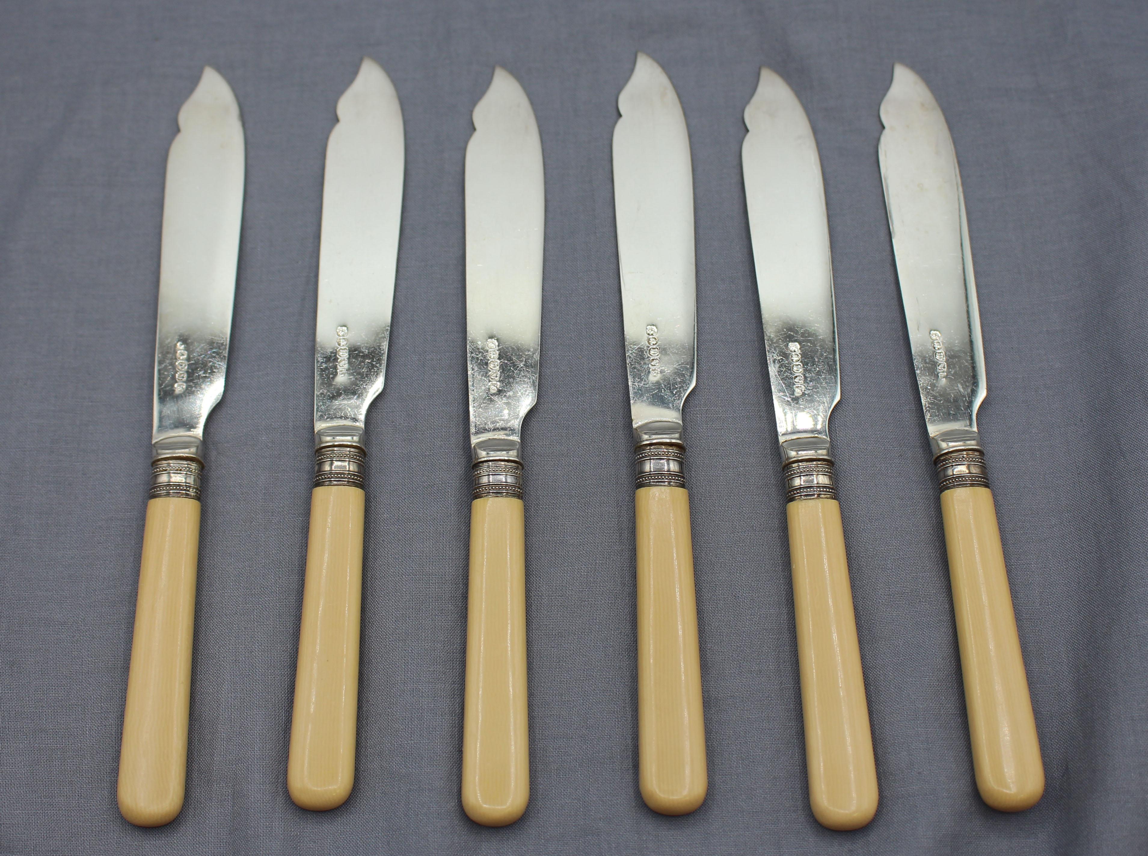 1913 Service à poisson en boîte pour six personnes par Yates Brothers en vente 1