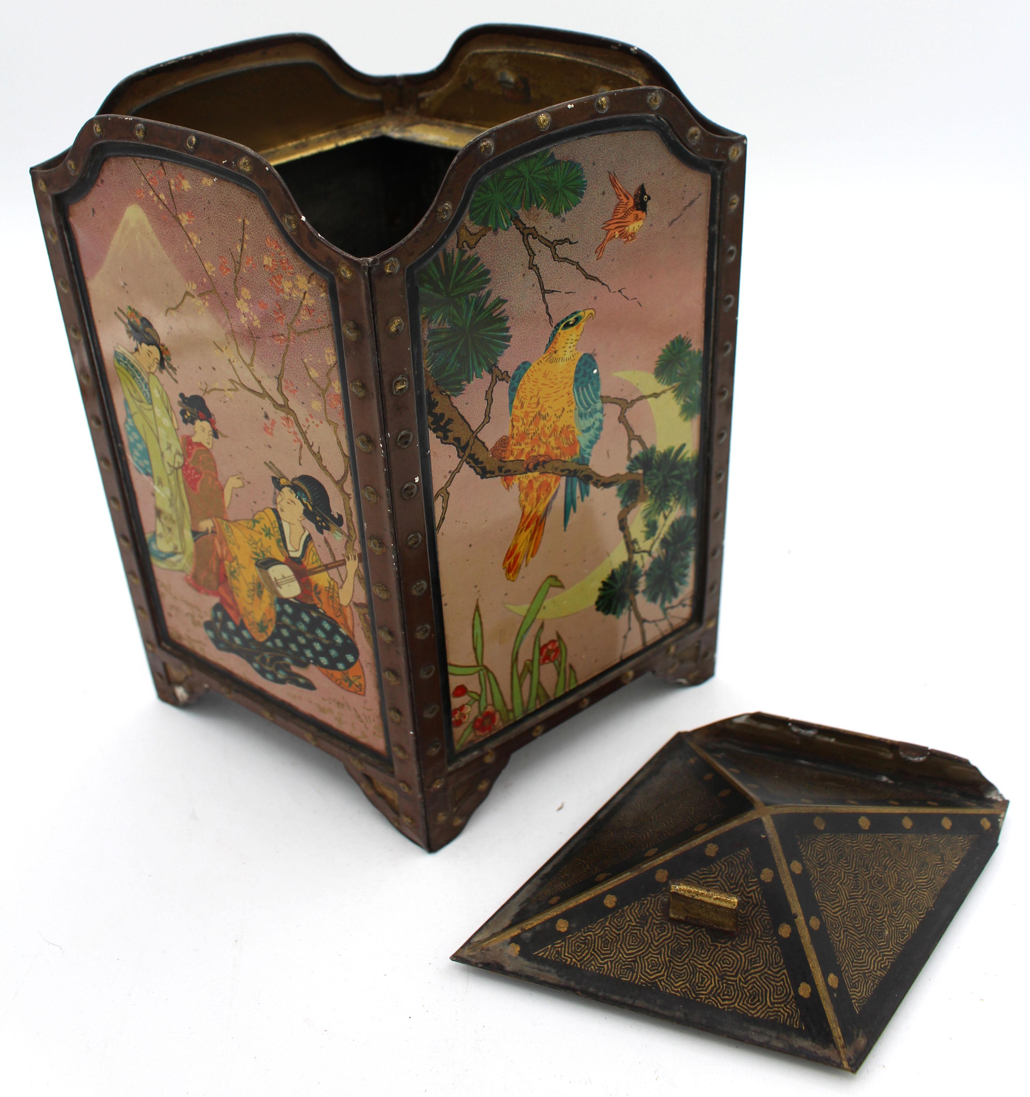 1913 Huntley & Palmers Japanese screen form biscuit tin box. Aesthetic Movement design 4-panel screen complete with faux leather trim - each panel well decorated. Regd No. 611071. Stamped inside lid. Lid detached, various scuffs particularly to the