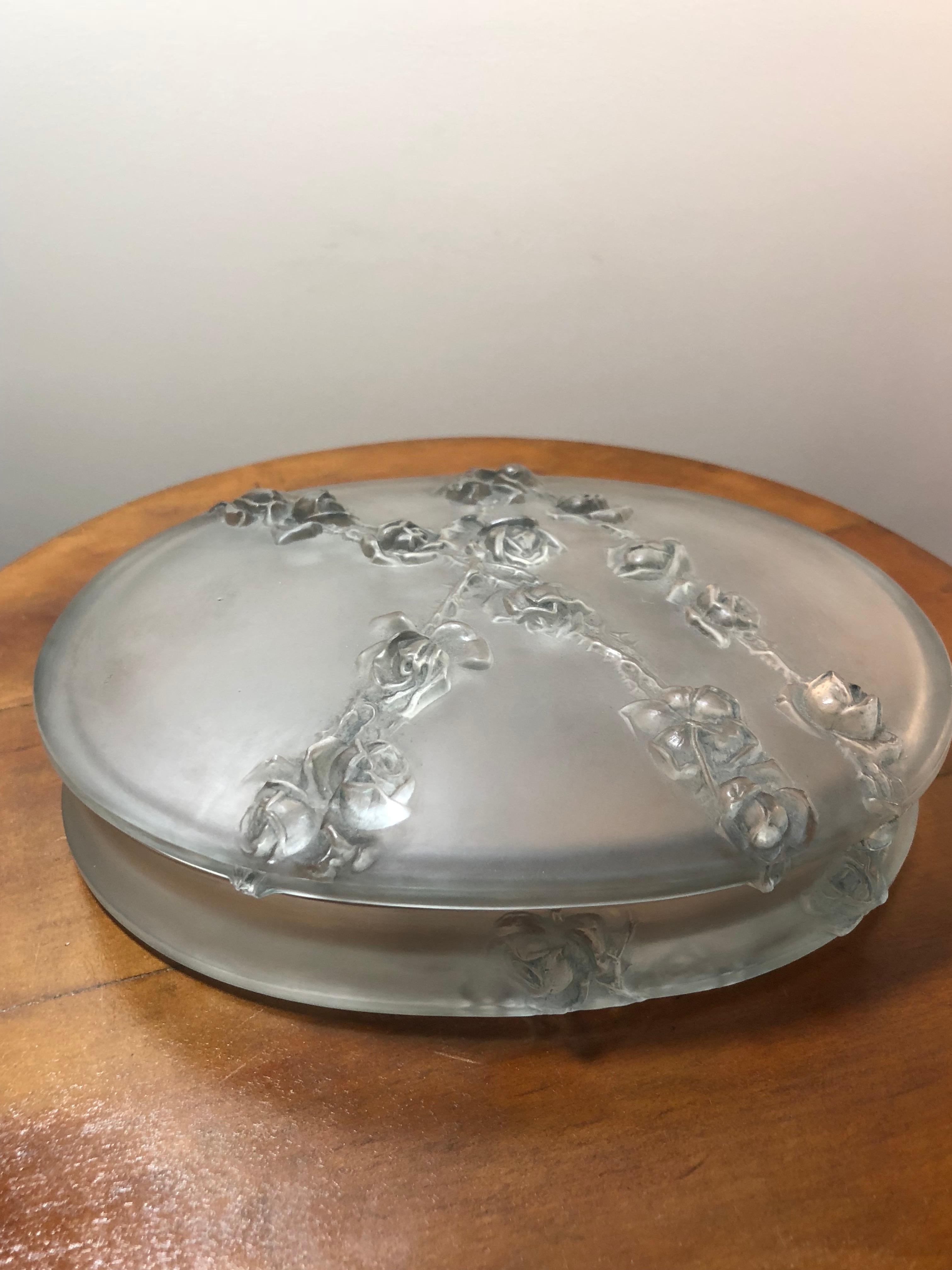 Molded 1913 Rene Lalique Roses En Relief Box Frosted Blue-Grey Stained Glass, Flowers