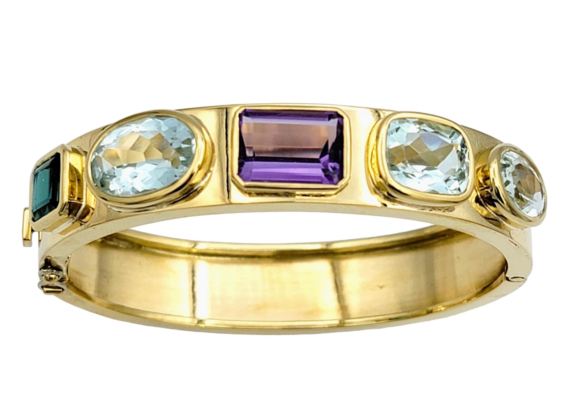 Contemporain Bracelet jonc à charnières en or jaune 18 carats avec multi-pierres de 19,14 carats au total en vente
