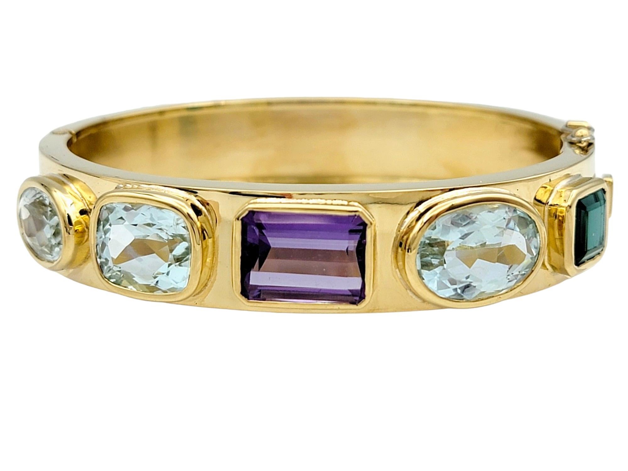 Bracelet jonc à charnières en or jaune 18 carats avec multi-pierres de 19,14 carats au total Bon état - En vente à Scottsdale, AZ