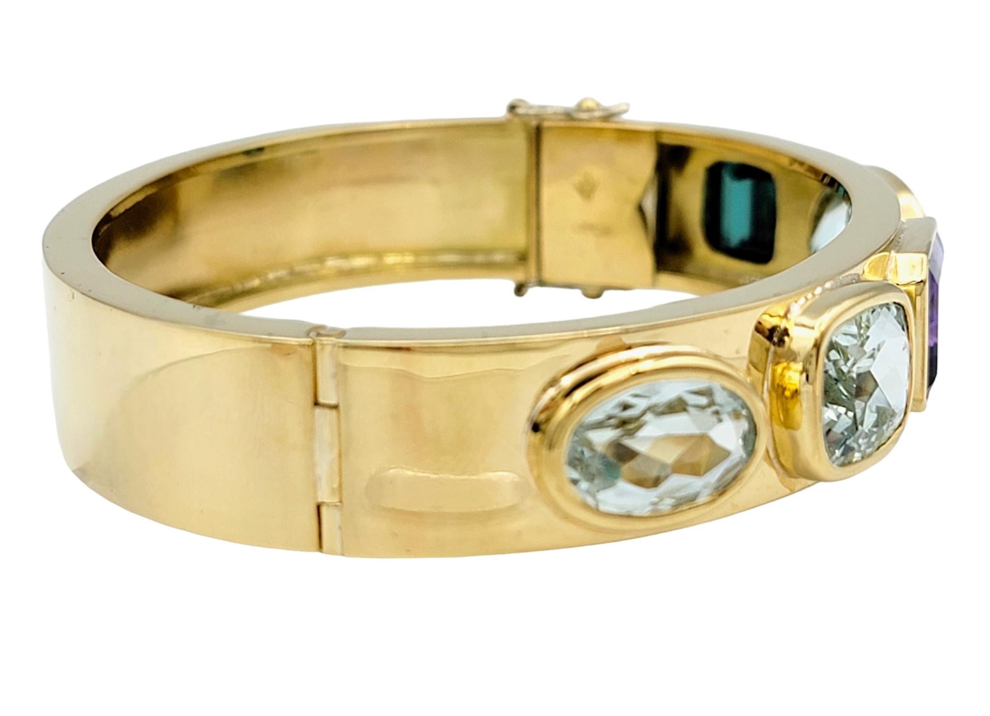 Bracelet jonc à charnières en or jaune 18 carats avec multi-pierres de 19,14 carats au total Pour femmes en vente