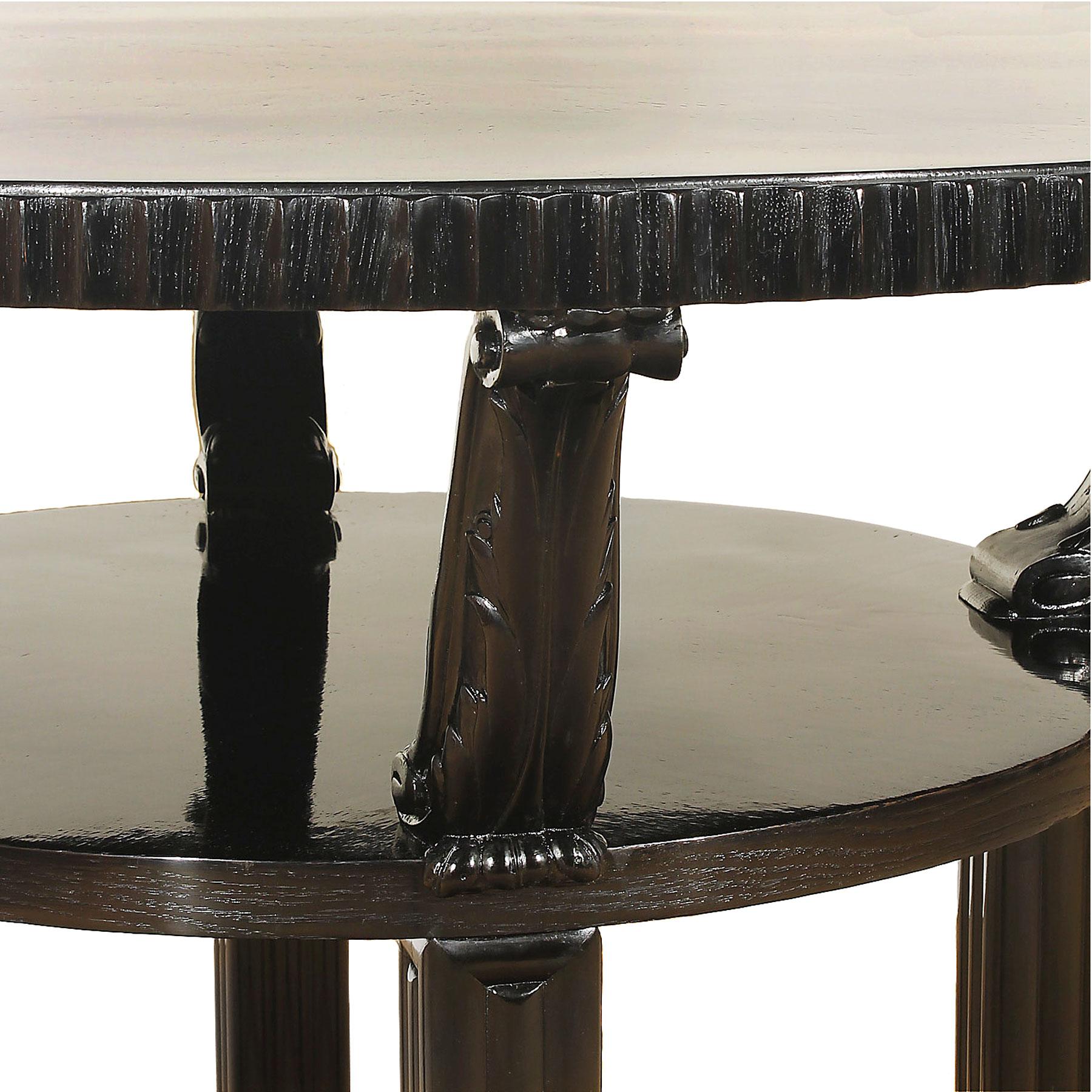 Art Nouveau Center Table By Josef Hoffmann, Solid Oak, Carved Feet - Austria In Good Condition For Sale In Girona, ES