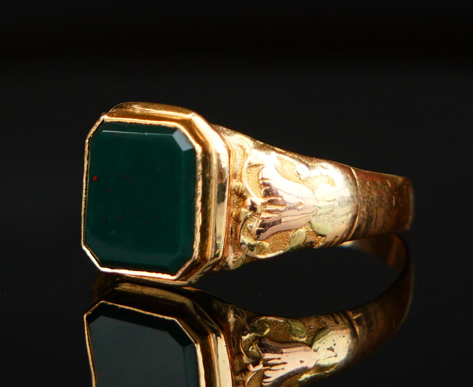 1914 Men Unisex Signet Ring ct. Blood stone solid 14K Gold ØUS 9.25 / 4 gr For Sale 2
