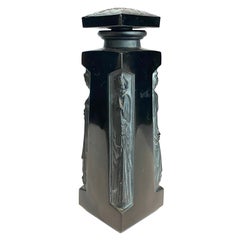 1914 René Lalique Ambre Flacon de parfum D'Orsay Verre noir Patine blanche