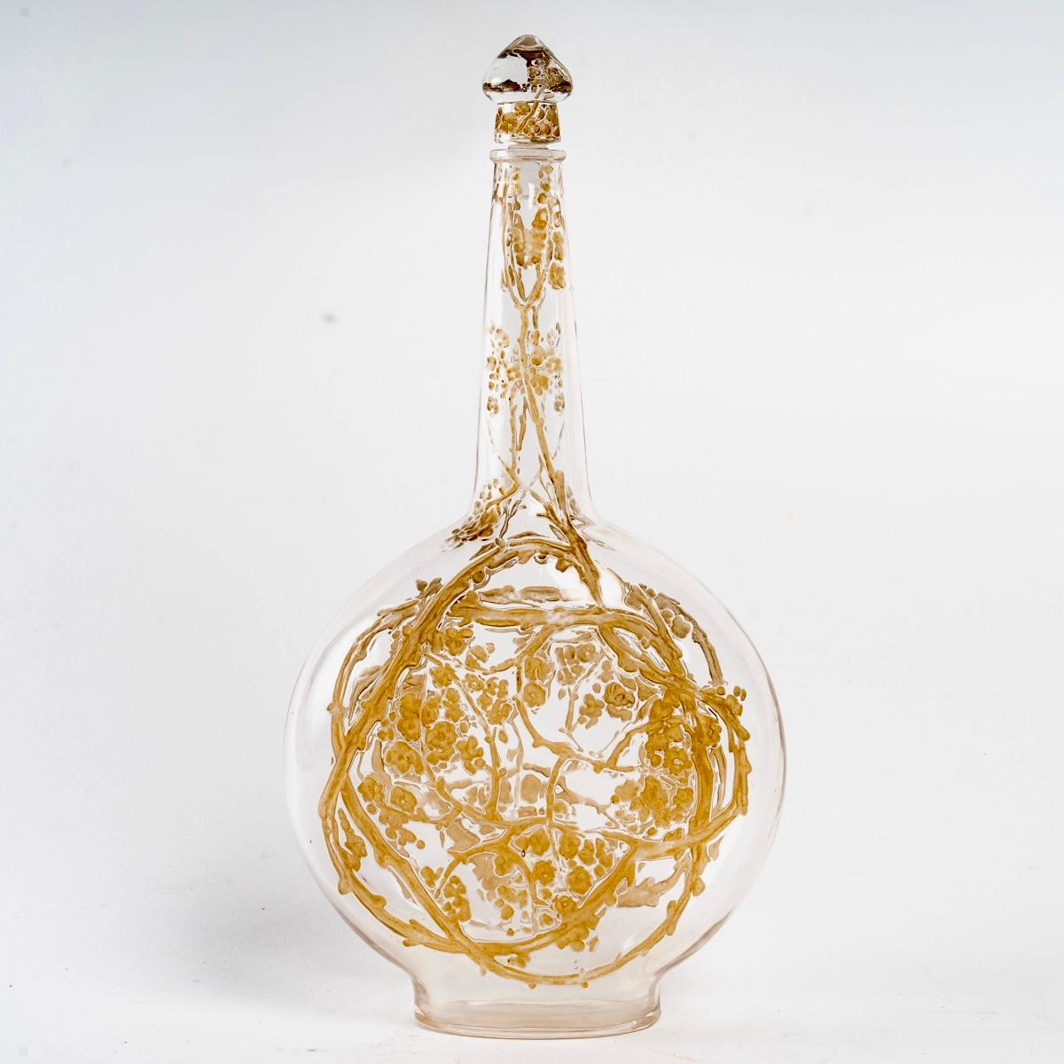 1914 René Lalique, Decanter Aubepines Clear Glass with Sepia Patina In Good Condition In Boulogne Billancourt, FR