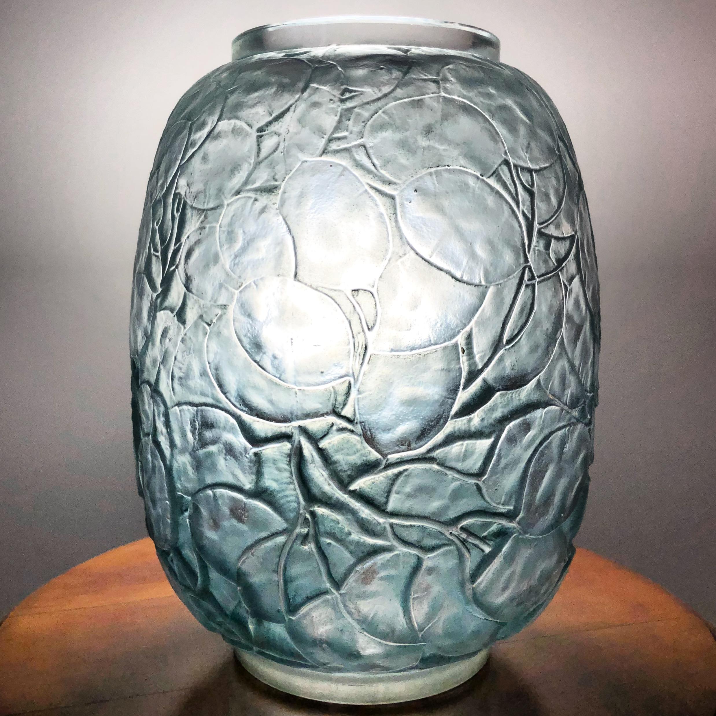 French 1914 René Lalique Monnaie du Pape Vase in Frosted Glass with Grey-Blue Stain