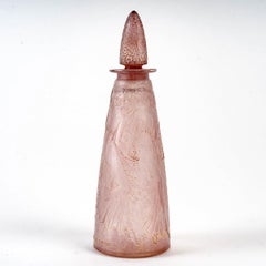 1914 René Lalique, Perfume Bottle Poesie Glass with Amethyst Patina for D'orsay