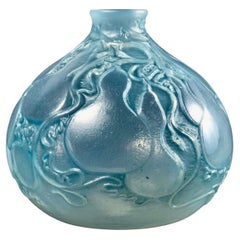 1914 René Lalique, Vase Courges Double Cased Opalescent Glass with Blue Patina