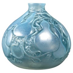 1914 René Lalique, Vase Courges Double Cased Opalescent Glass with Blue Patina