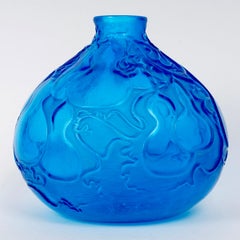 1914 René Lalique - Vase Courges Electric Blue Glass