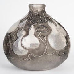1914 René Lalique - Vase « Courges Gourds » en verre à la patine grise