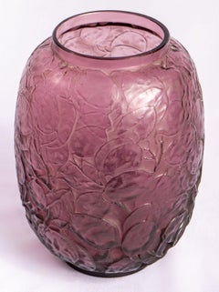 1914 René Lalique Vase Monnaie du Pape Amethyst Plum Glass