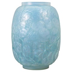 1914 René Lalique Vaso Monnaie du Pape incassato in vetro opalescente Patina blu