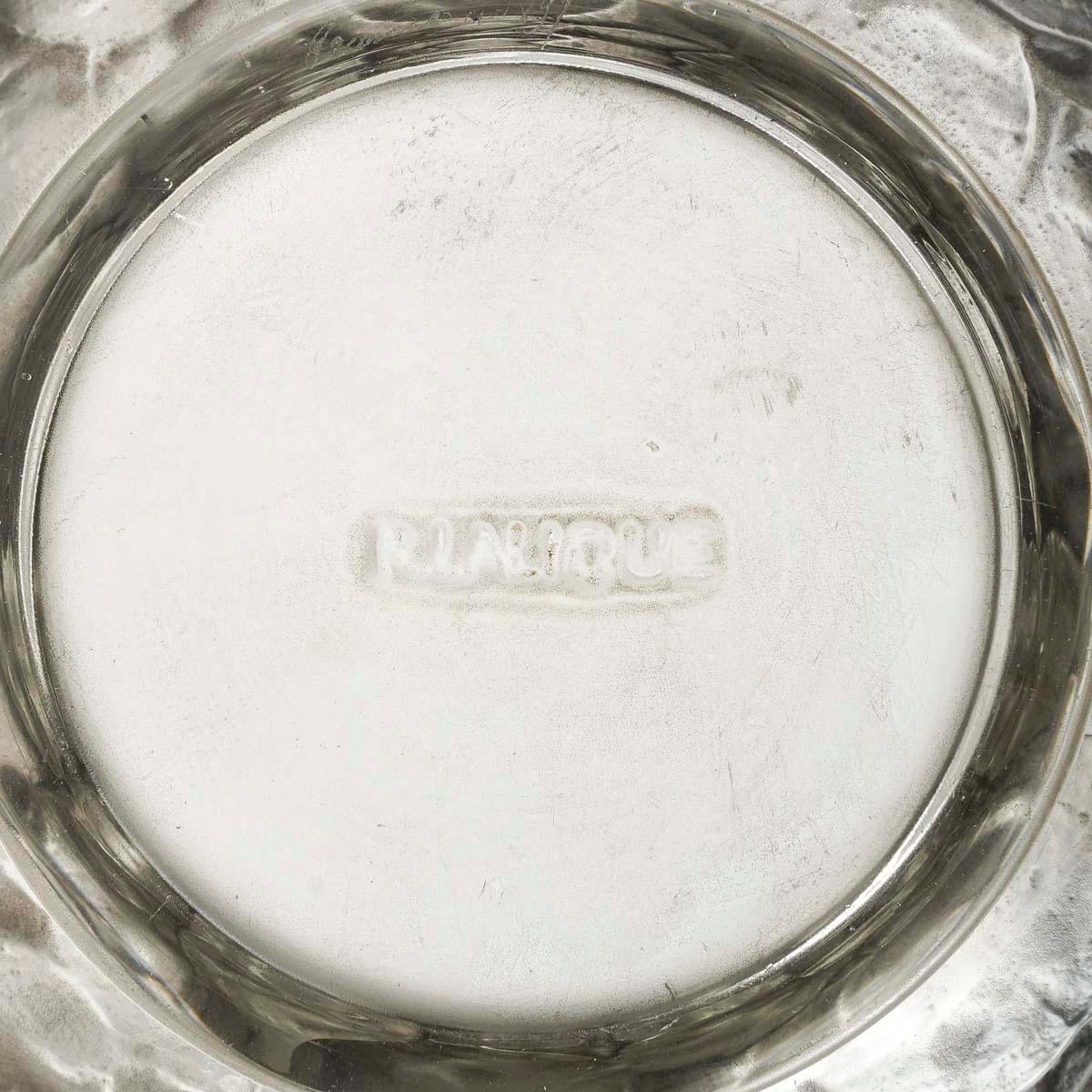 1914 René Lalique Vase Monnaie du Pape Milchglas Grau Patina (Französisch) im Angebot