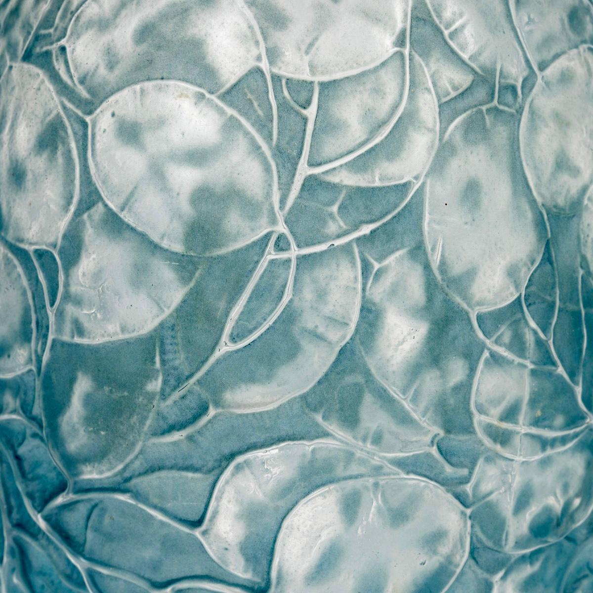 Francese 1914 René Lalique - Vaso Monnaie Du Pape in vetro con patina blu in vendita