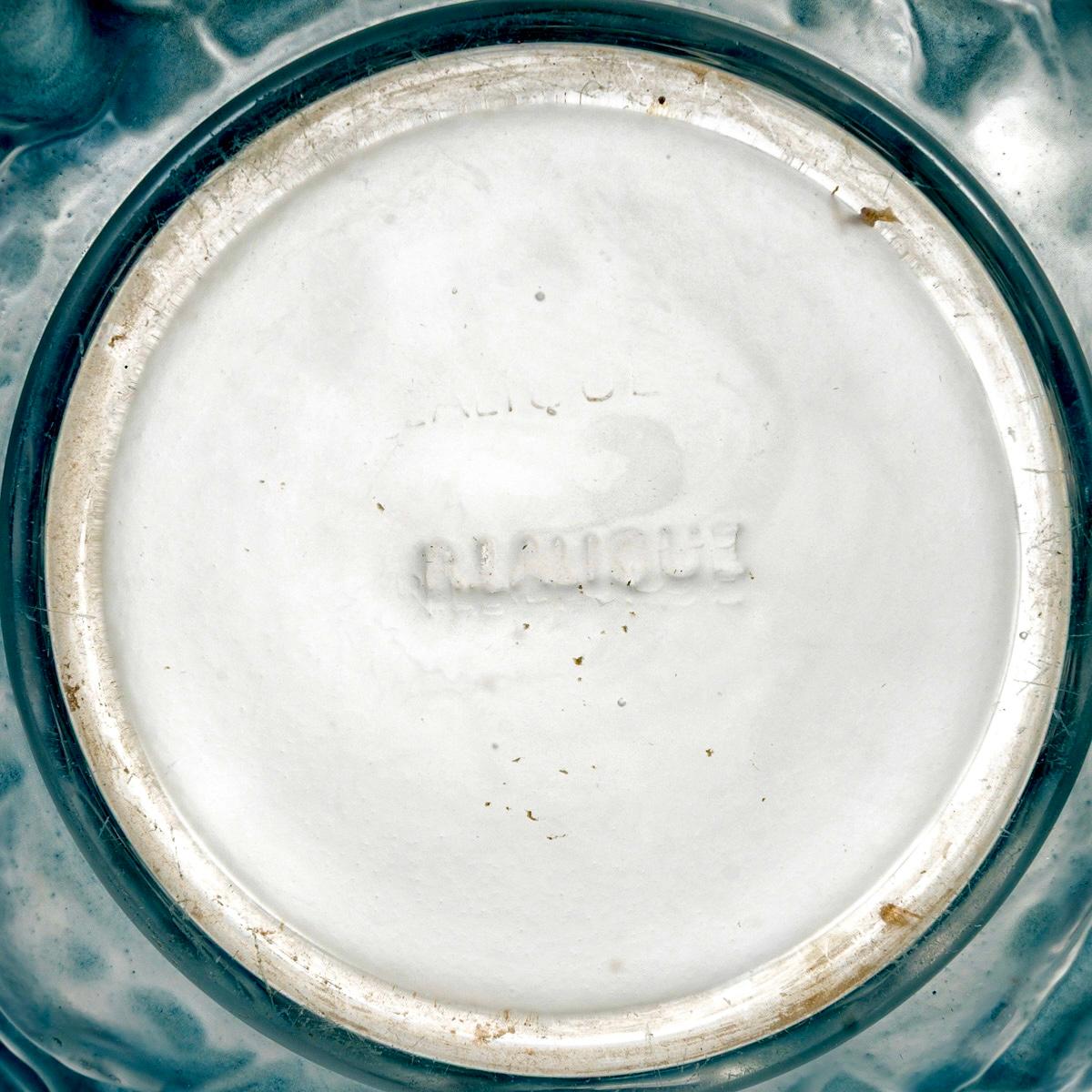 Stampato 1914 René Lalique - Vaso Monnaie Du Pape in vetro con patina blu in vendita