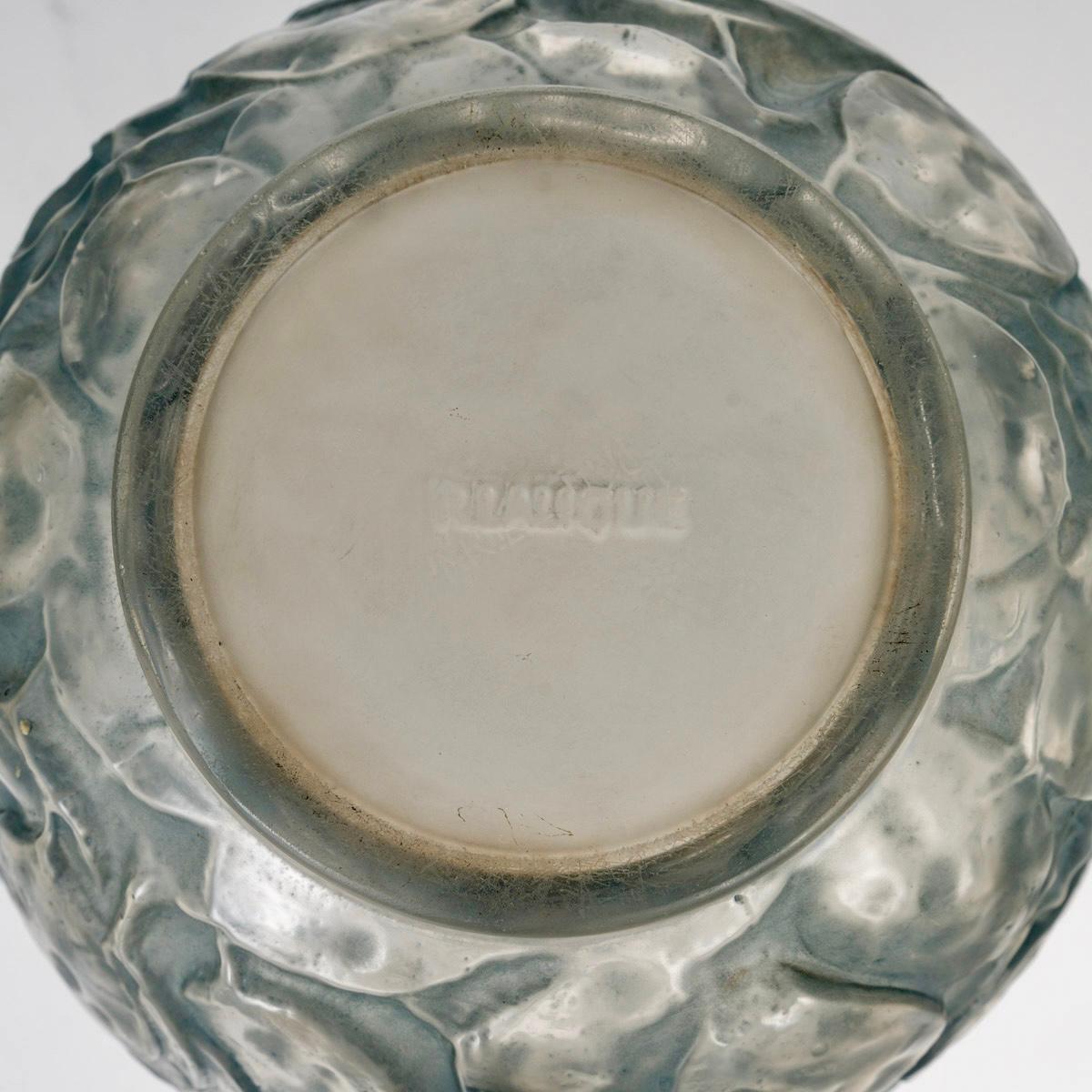 Early 20th Century 1914 René Lalique - Vase Monnaie du Pape Glass with Blue Patina