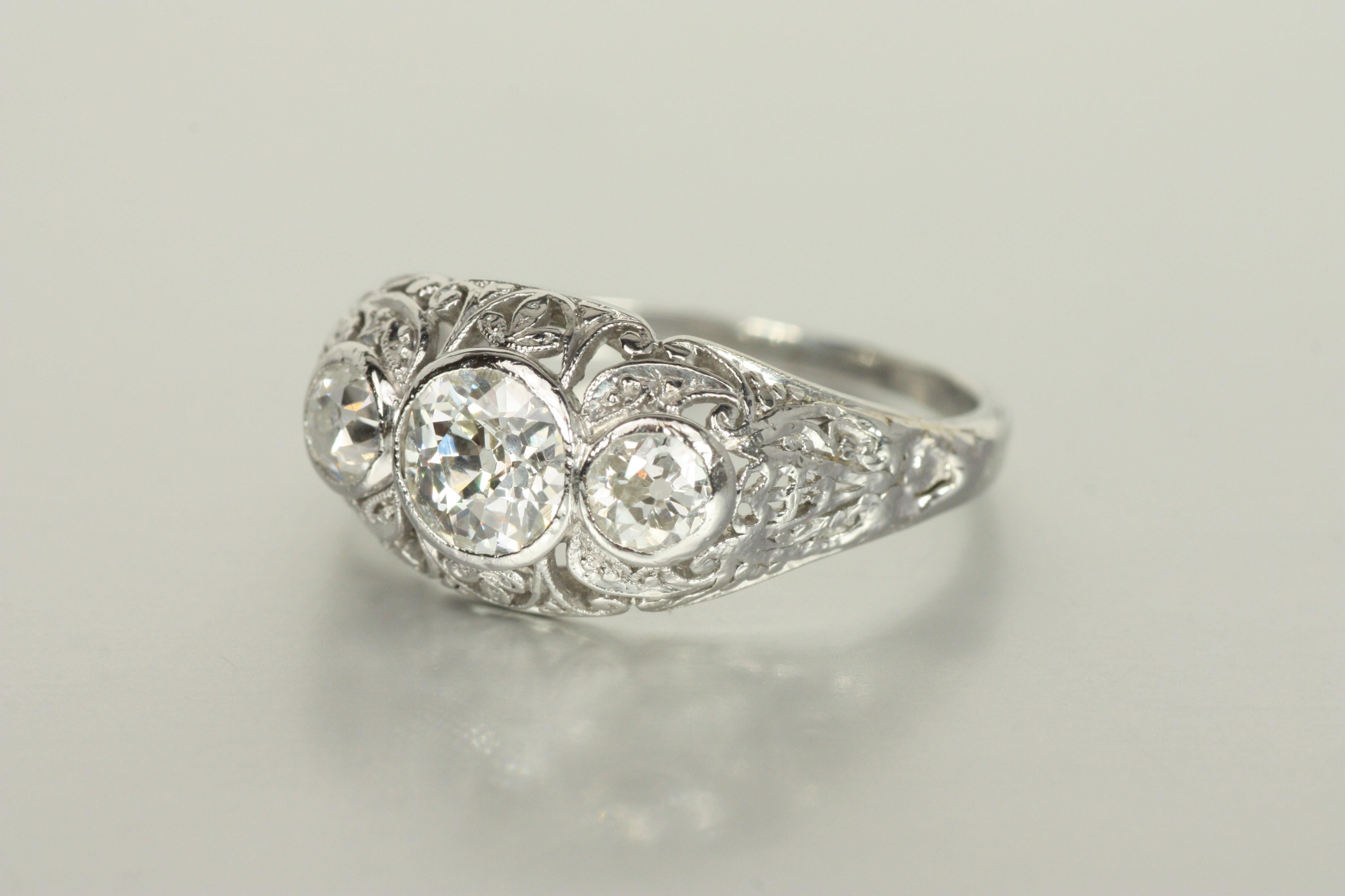 1915 3-Stone Filigree Engagement Ring – 0.87ct Old European Cut Diamonds In Excellent Condition For Sale In Santa Monica, CA