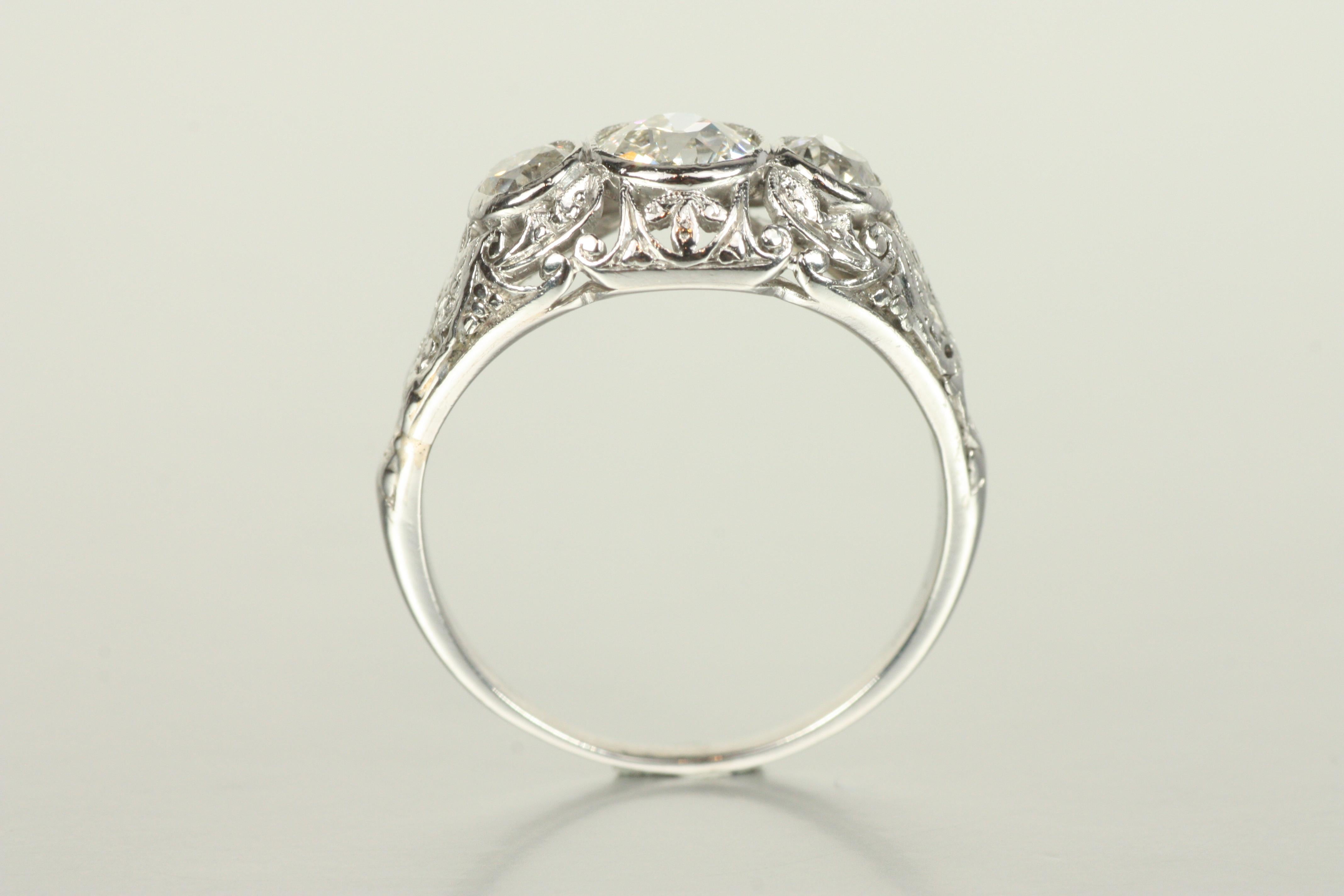 Women's 1915 3-Stone Filigree Engagement Ring – 0.87ct Old European Cut Diamonds For Sale