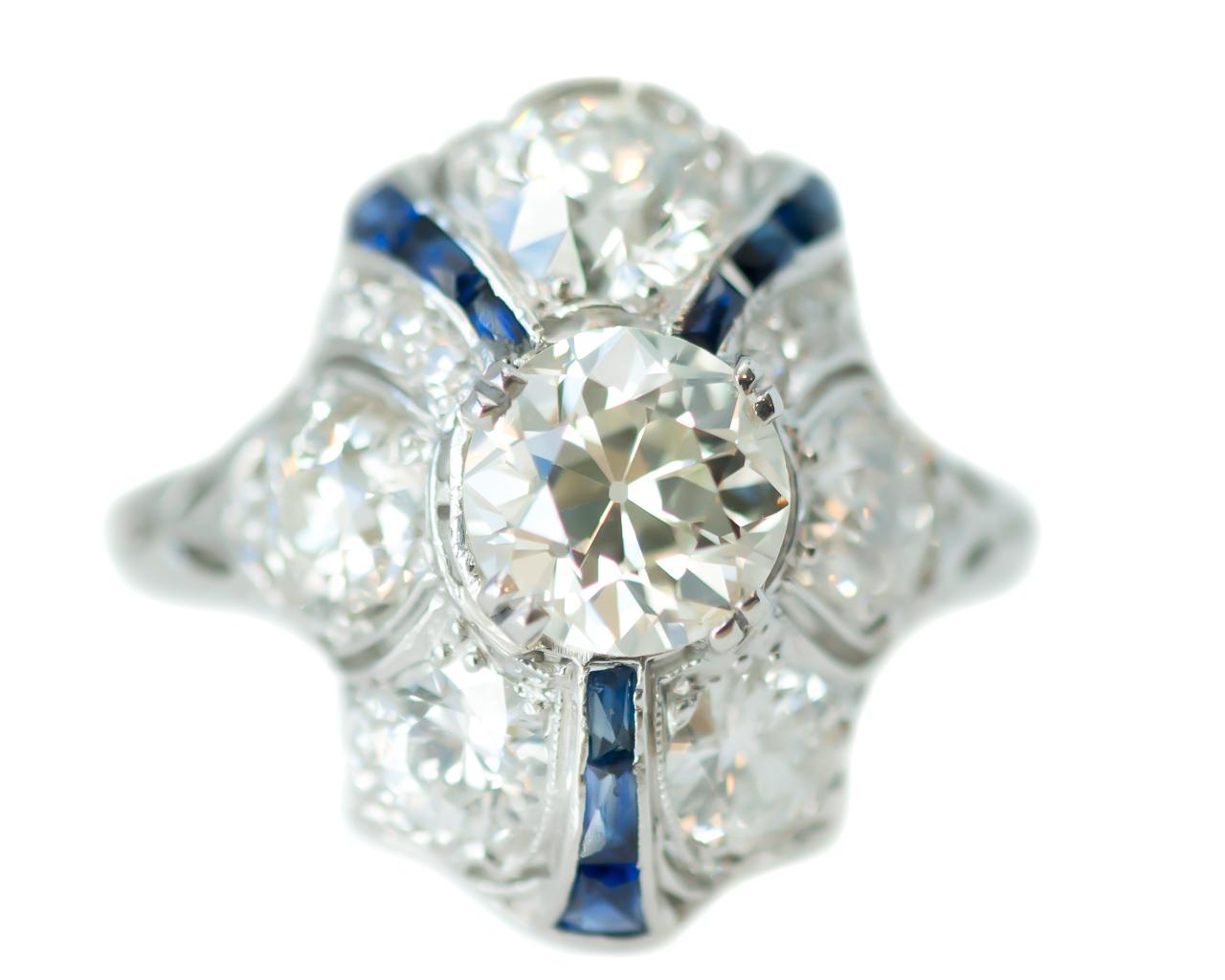 1915 Art Deco GIA 3.3 Carat Total Diamond and Sapphire Platinum Shield Ring For Sale 4