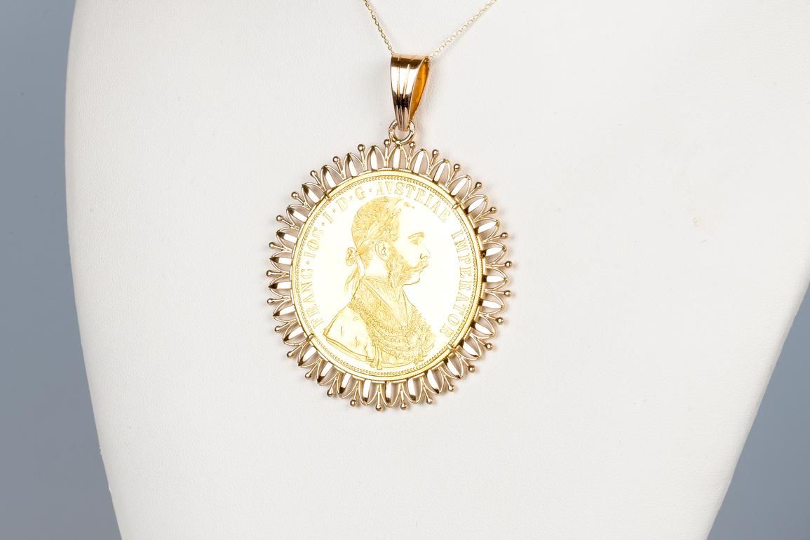 1915 Autricheinne Coin Pendant Necklace in 18K Gold 6