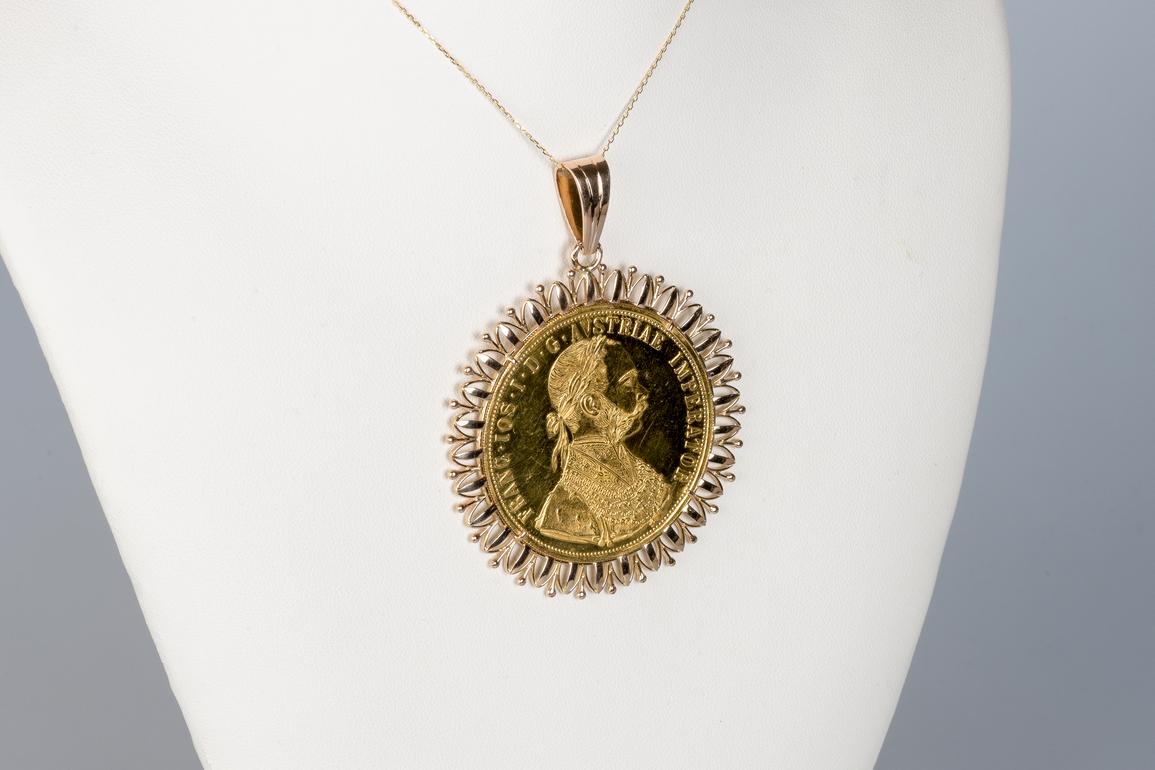 1915 Autricheinne Coin Pendant Necklace in 18K Gold 3