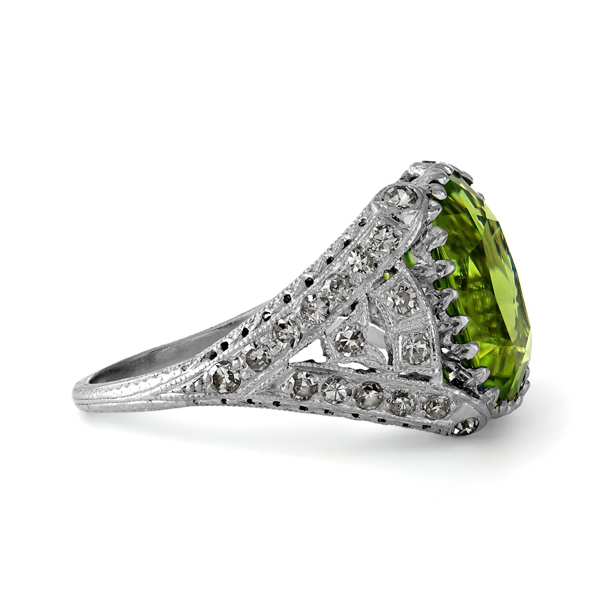 Women's 1915 Edwardian early Art Deco GIA 7.87ct Peridot & Diamond Platinum Antique Ring For Sale