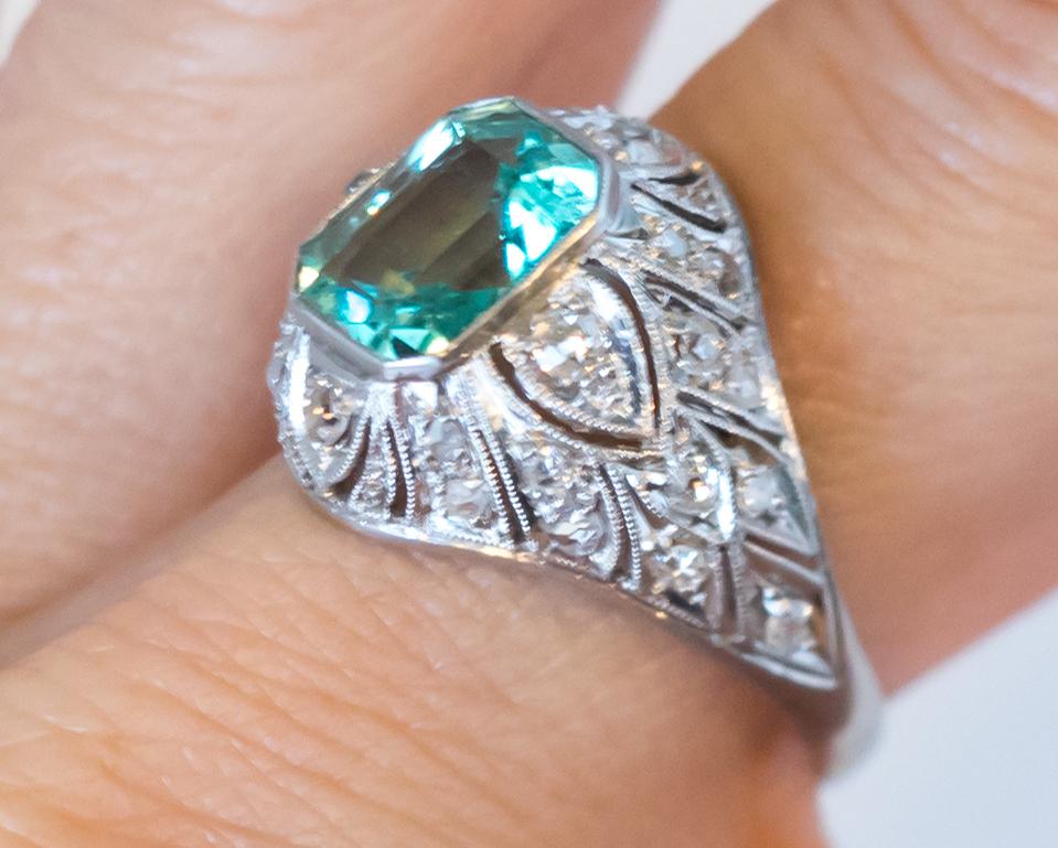 1915 Edwardian Era 3 Carat Colombian Emerald and Diamond Platinum Ring 4