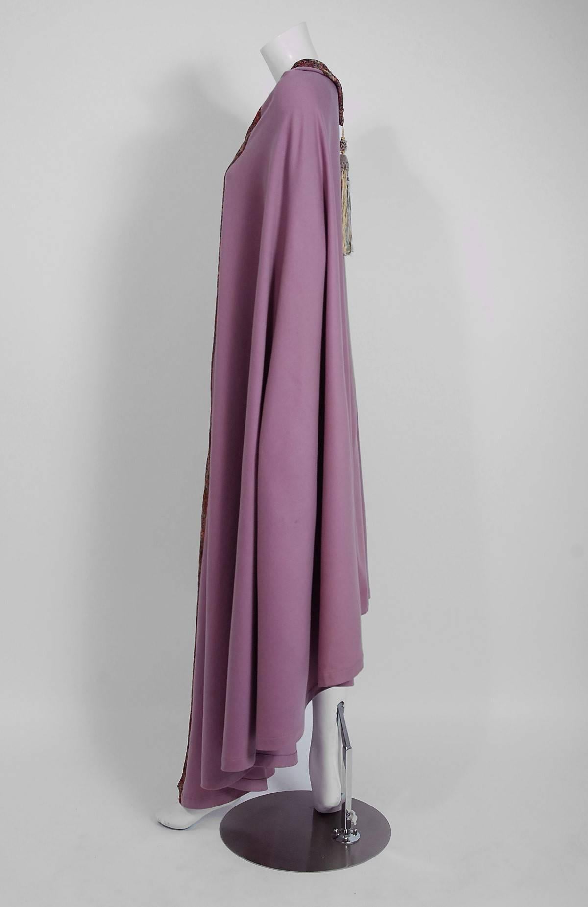 Gray Antique 1915 Liberty Paris Couture Lilac Wool & Colorful Lace Art-Nouveau Cape For Sale