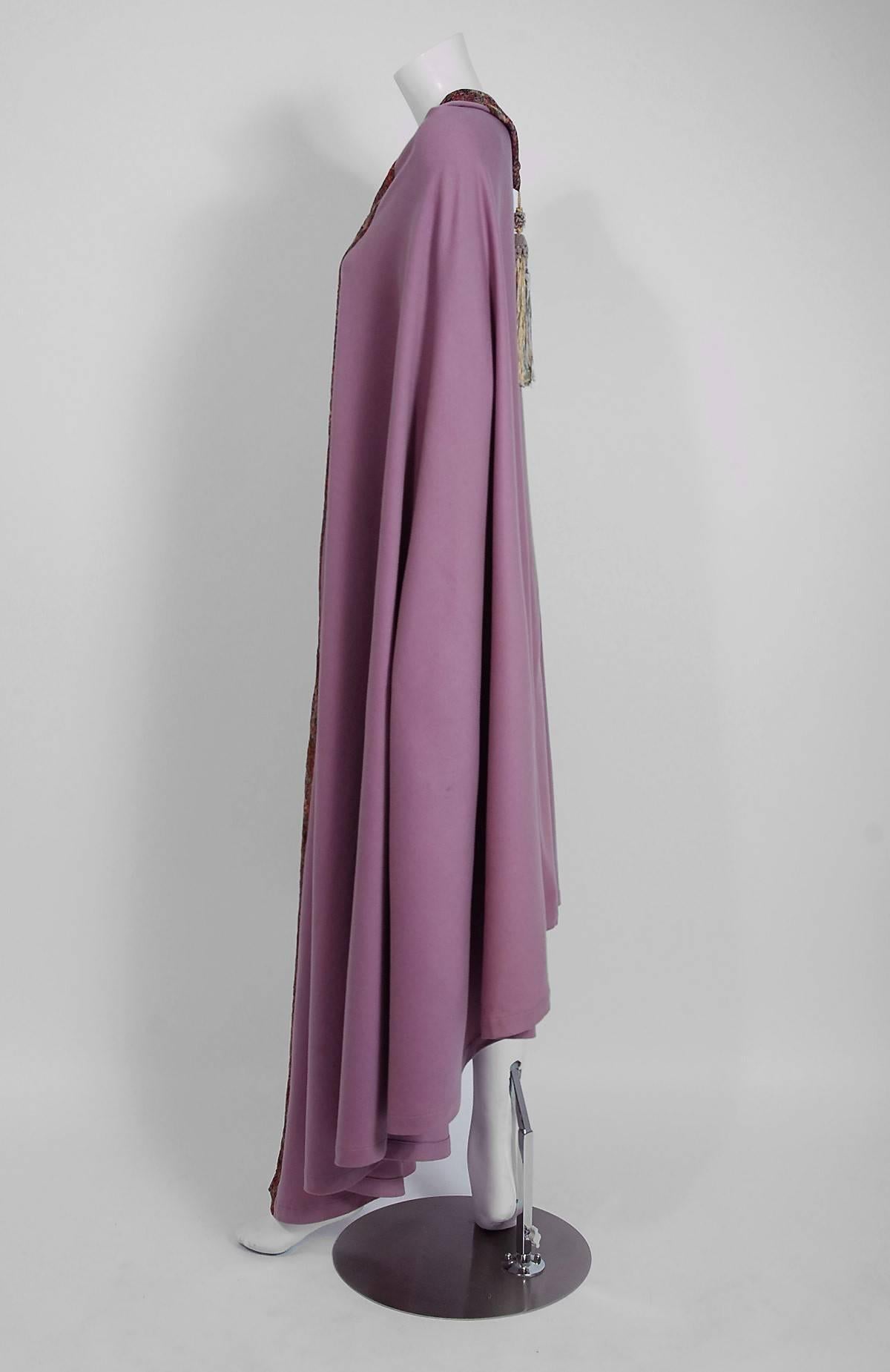 Gray Vintage 1915 Liberty Paris Couture Lilac Wool & Colorful Lace Art-Nouveau Cape For Sale