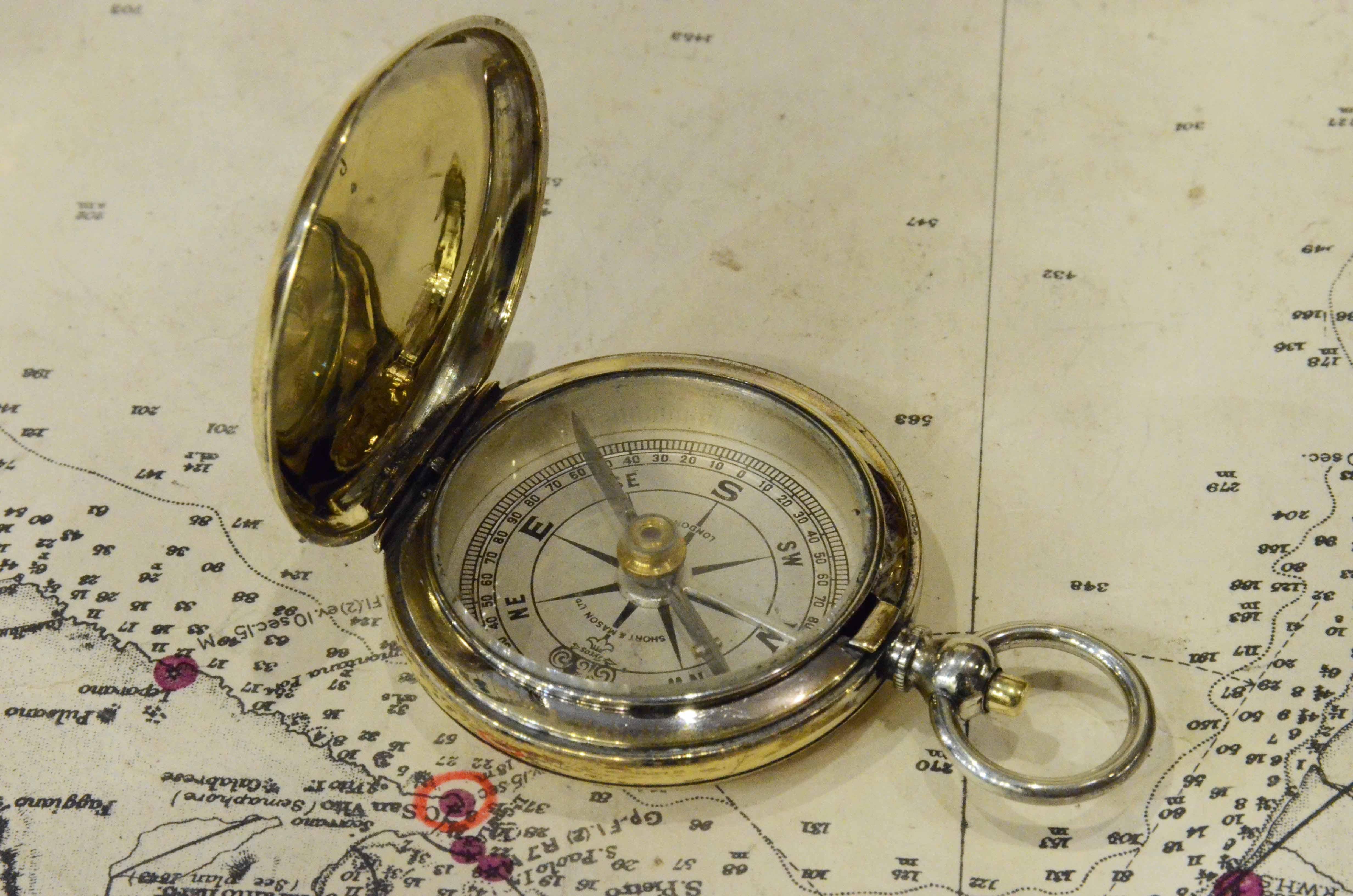 1915s Magnetic Pocket Compass Short & Mason Antique Scientific Instrument In Good Condition In Milan, IT