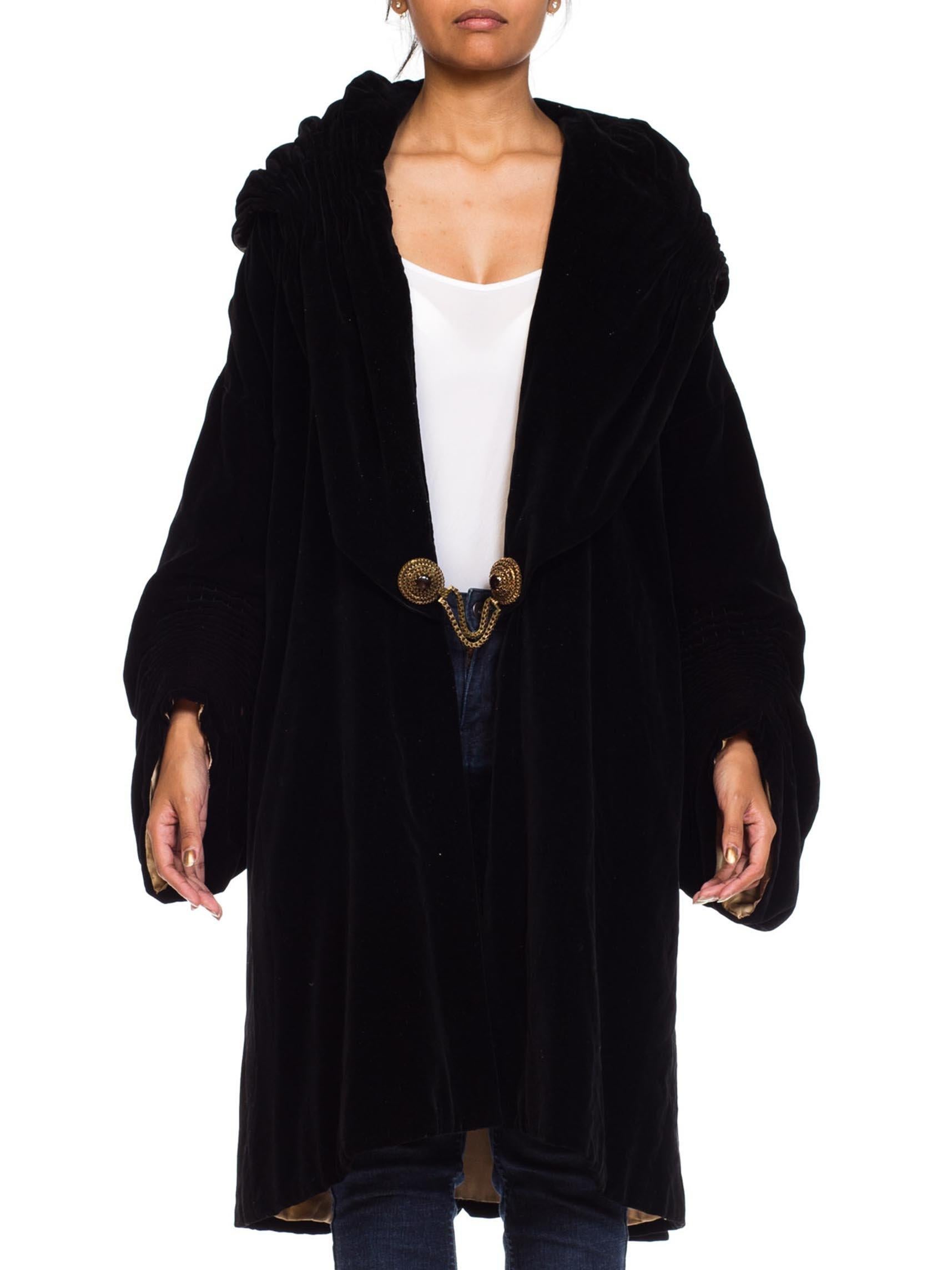1920S Baumwolle Samt Poiret inspiriert Overzised mittelalterlichen Mantel (Schwarz) im Angebot