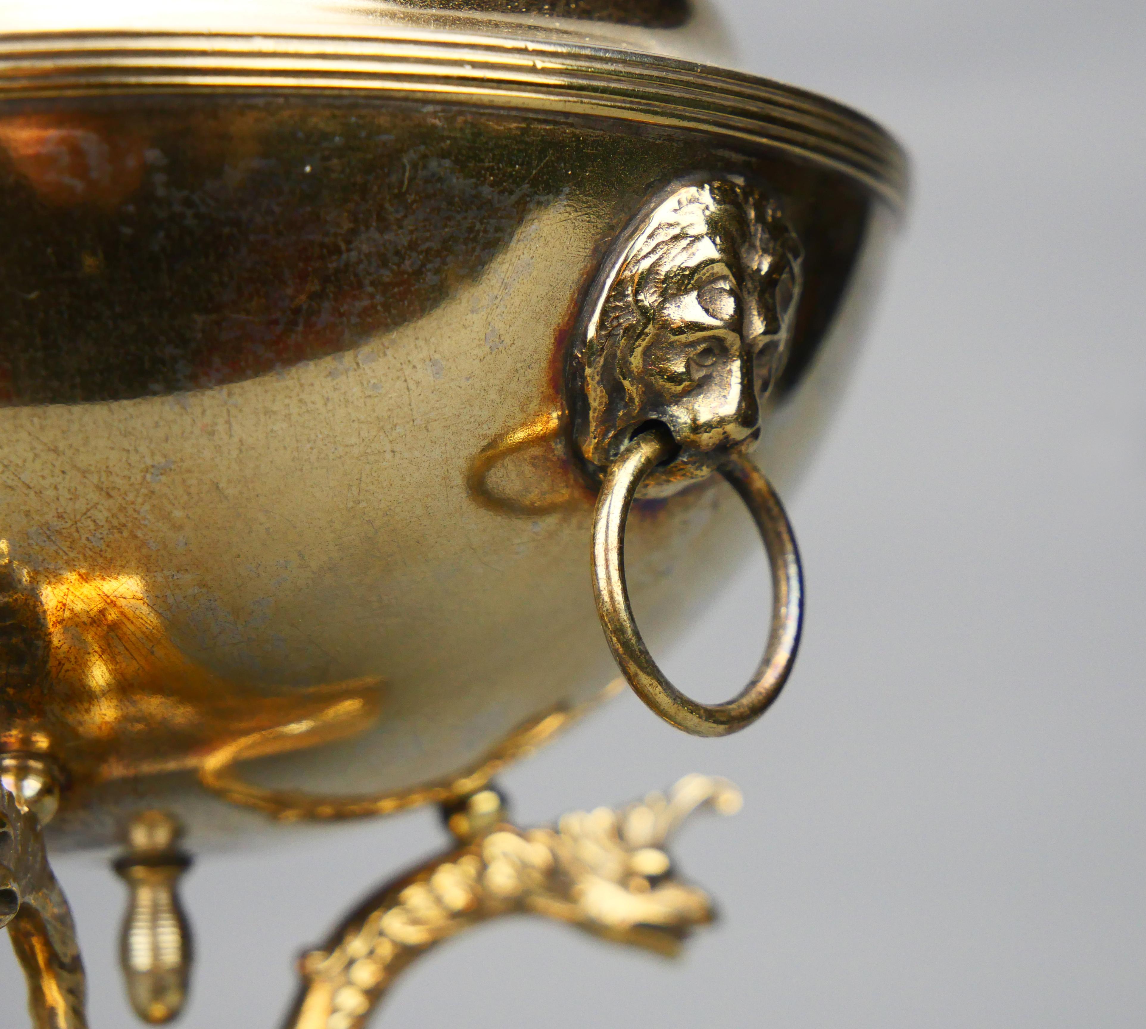 1916 Neo Classical Empire Bonboniere solid Gilt 830 Silver / 280 gr For Sale 3