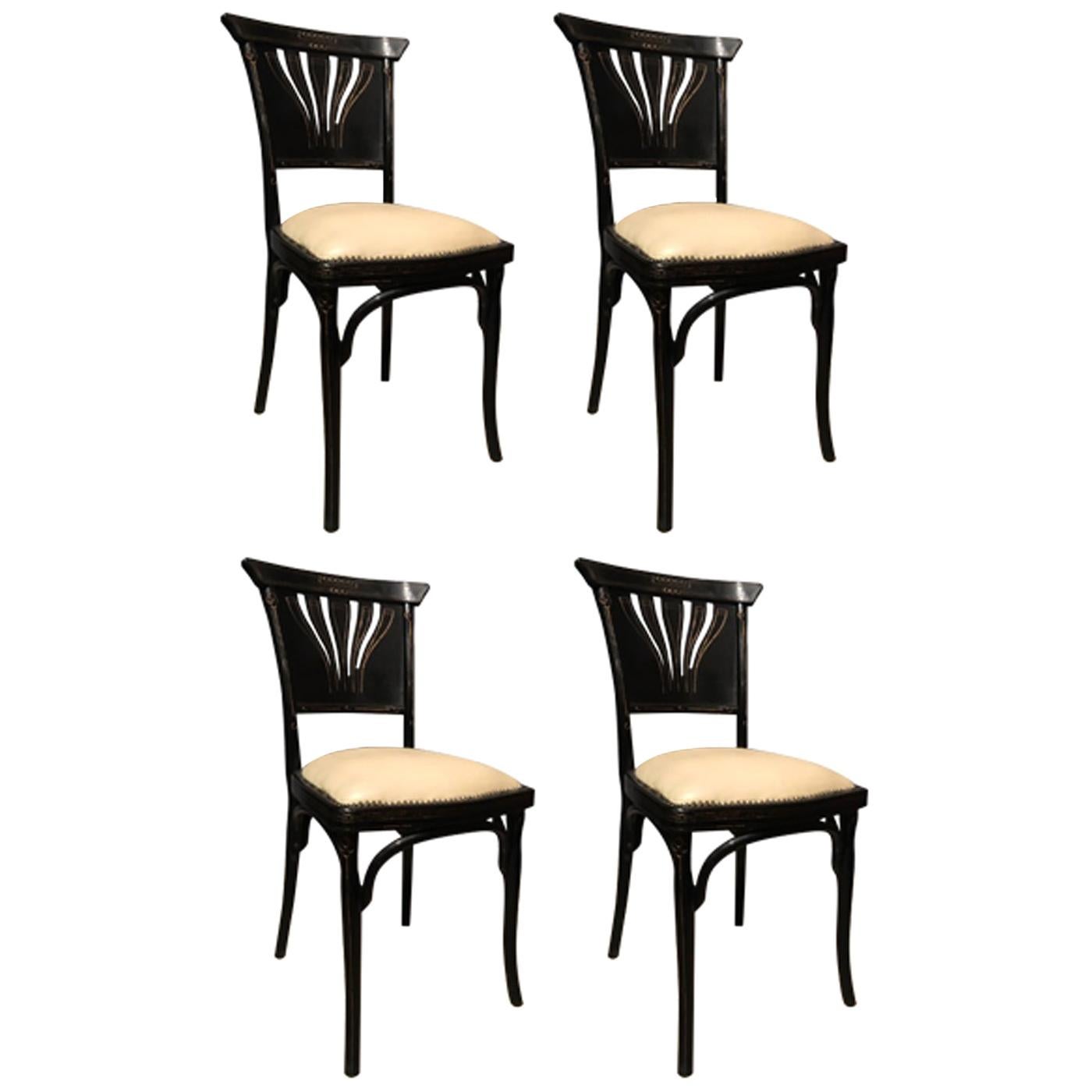1916 Ensemble de 4 chaises viennoises en bois d
ébène de style Jugendstil:: fabriquées par Khon
